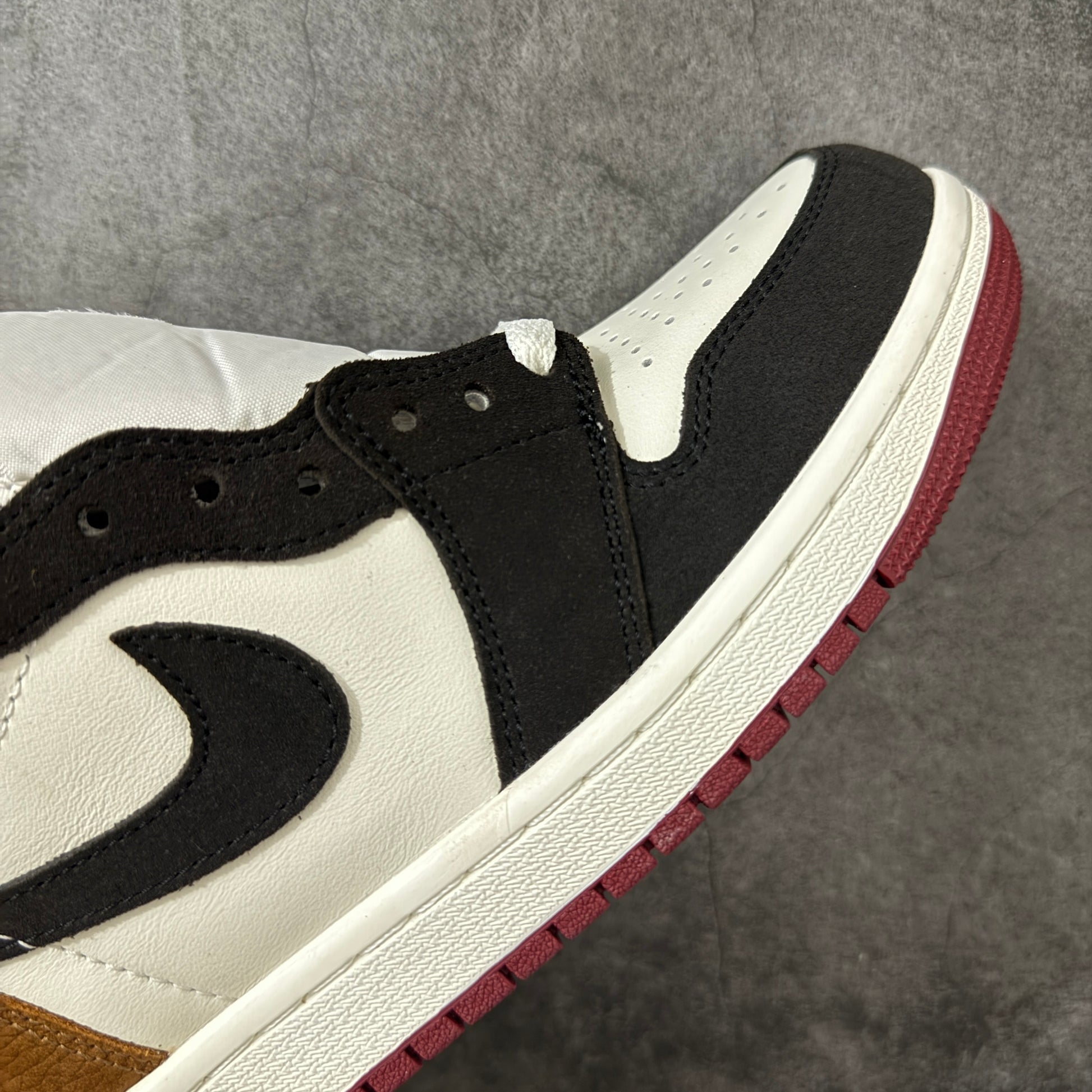 Nike Air Jordan 1 High OG "Love Letter"