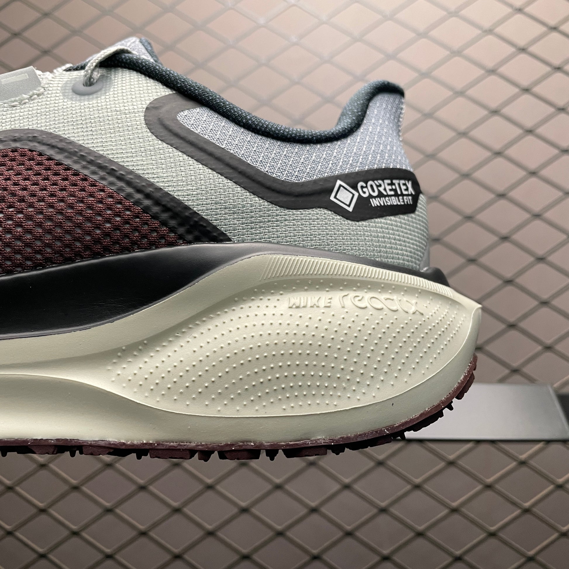 Nike Air Zoom Pegasus 41 Gore-Tex Light Pumice Burgandy Crush
