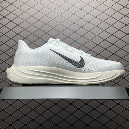 NIKE Pegasus Plus