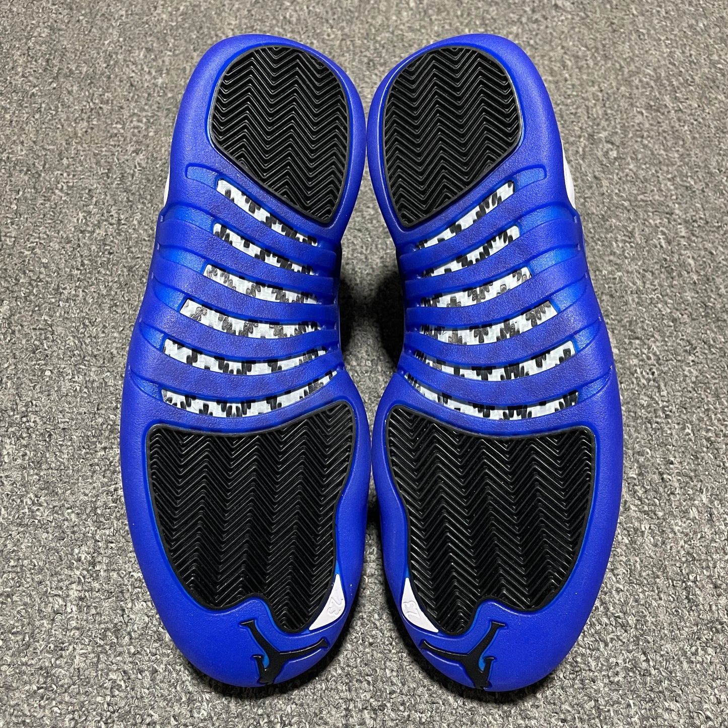 NIKE AIR Jordan 12 Retro Blueberry