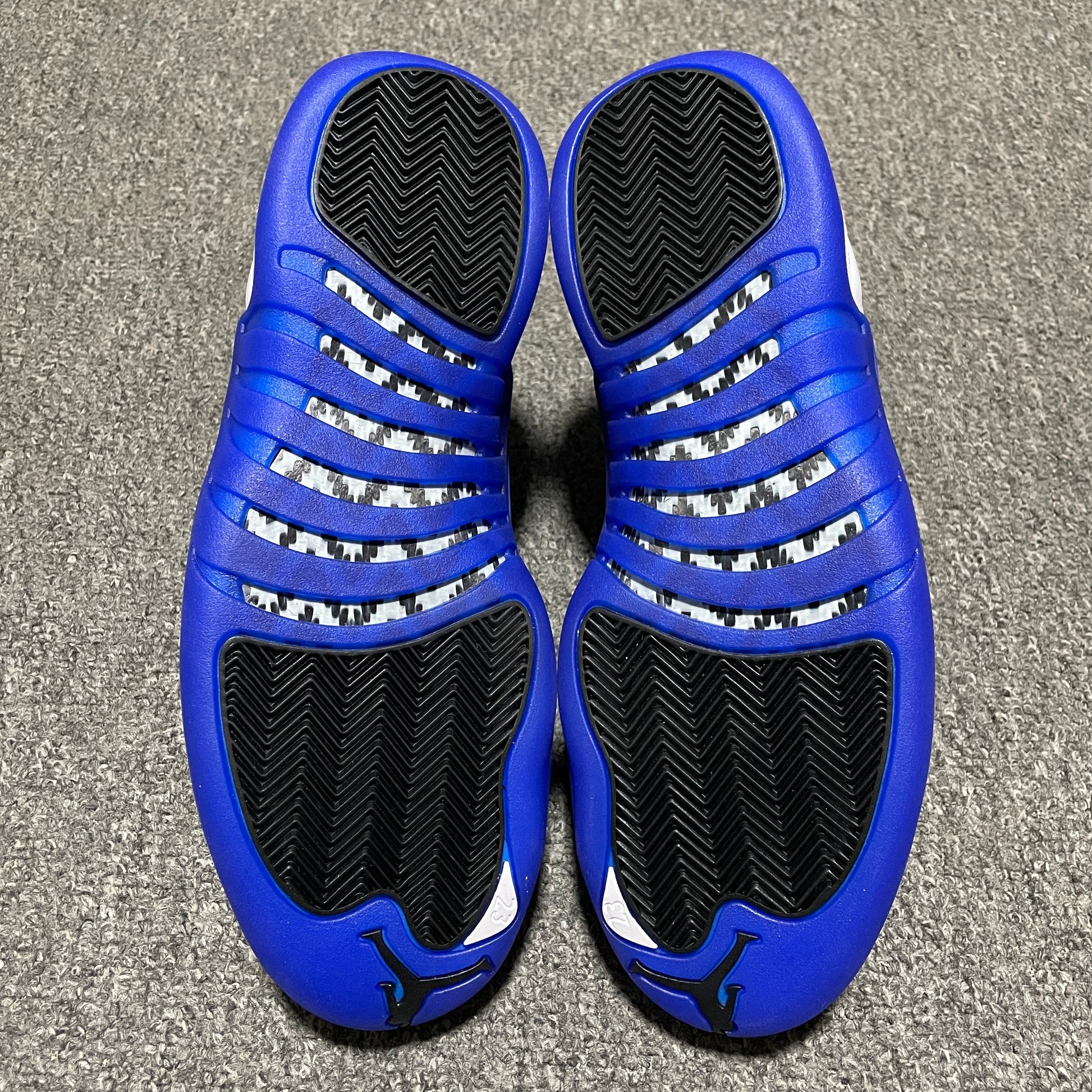 NIKE AIR Jordan 12 Retro Blueberry