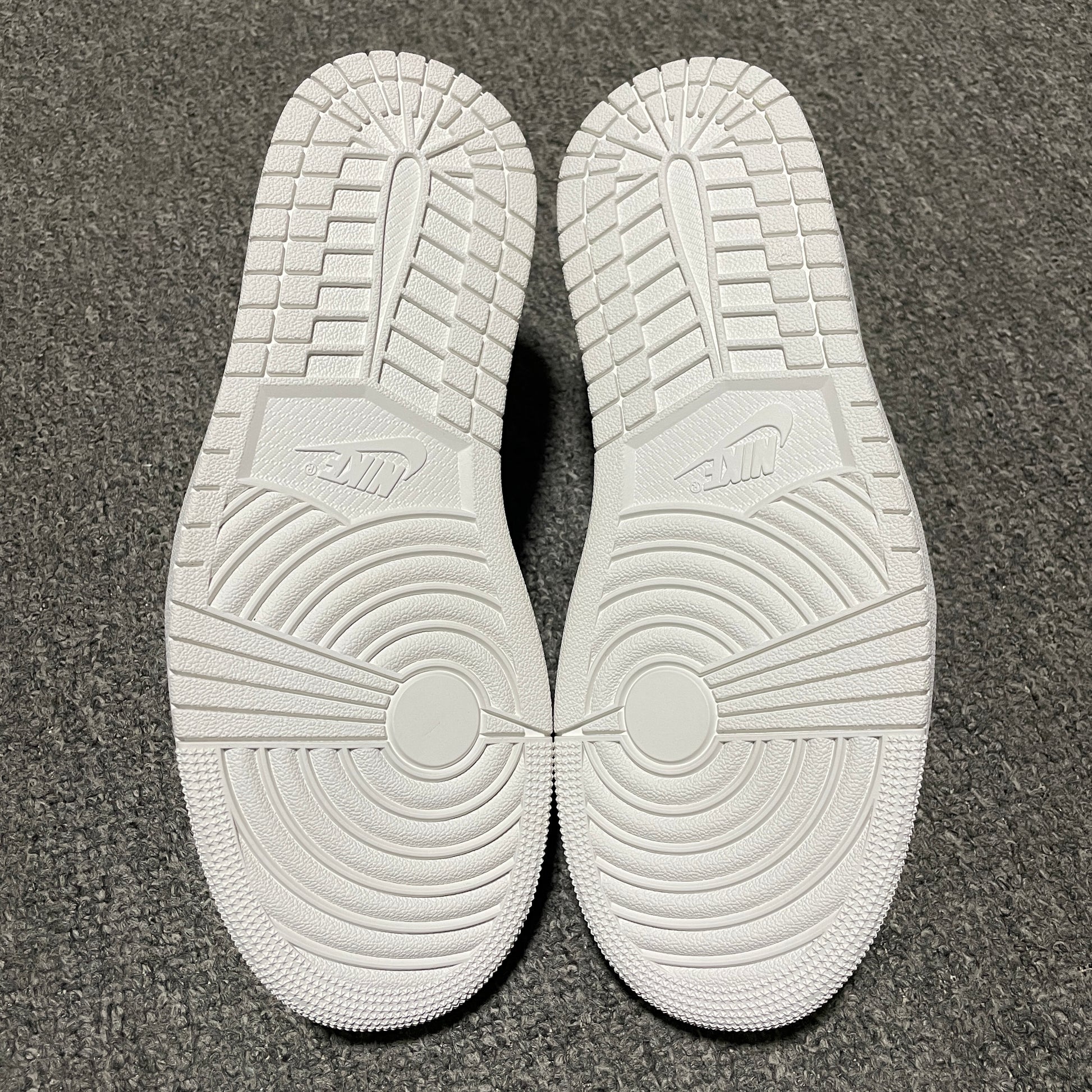 Travis Scott x Nike Air Jordan 1 Low OG “White Party