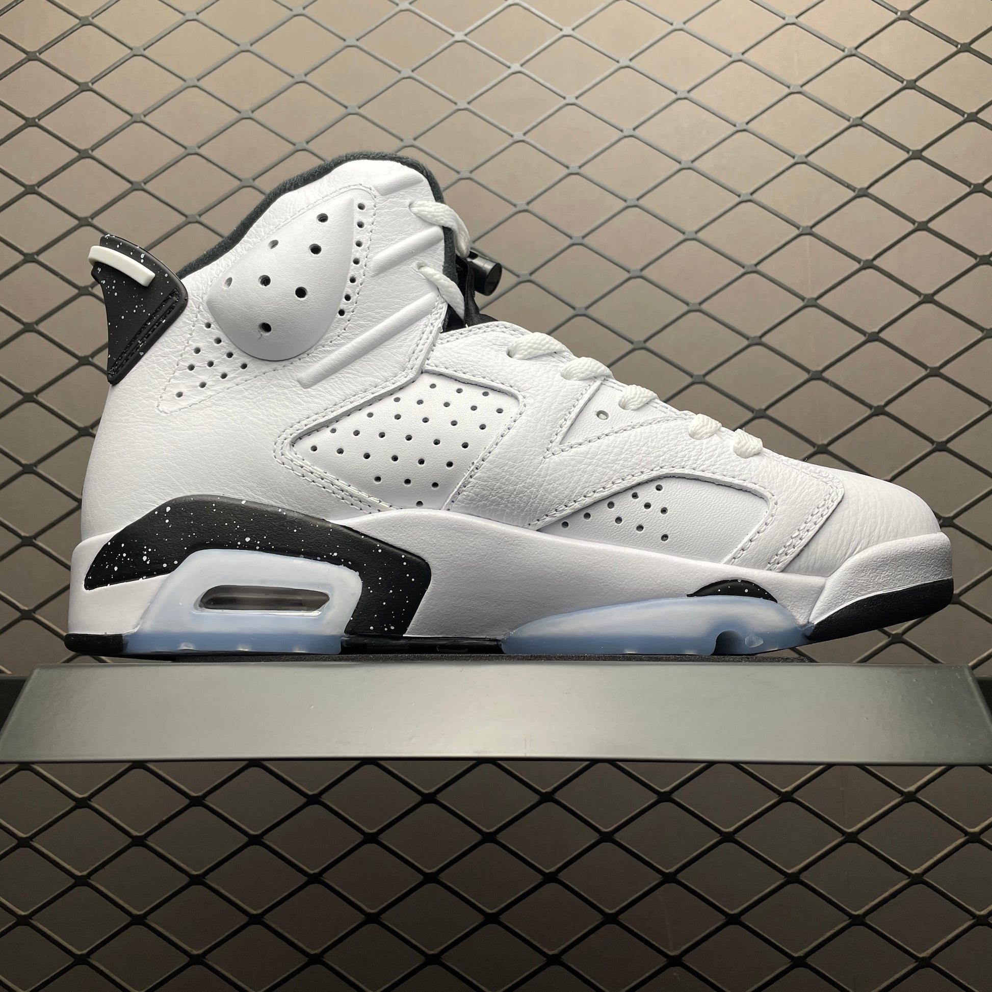 Nike air Jordan 6 Retro Reverse Oreo