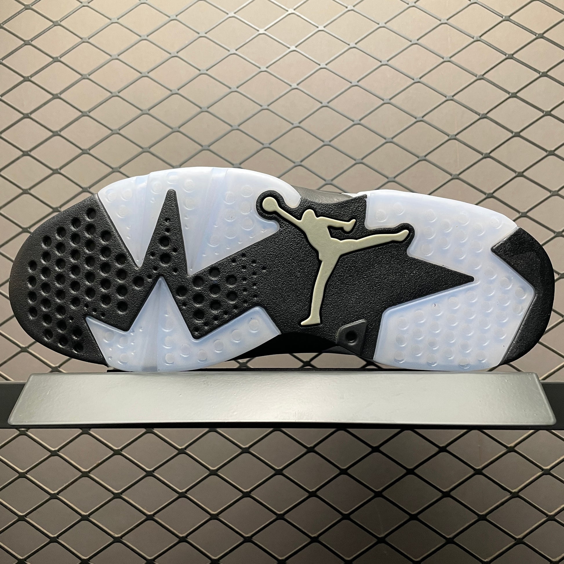 Nike Air Jordan 6 Retro "Metallic Silver"