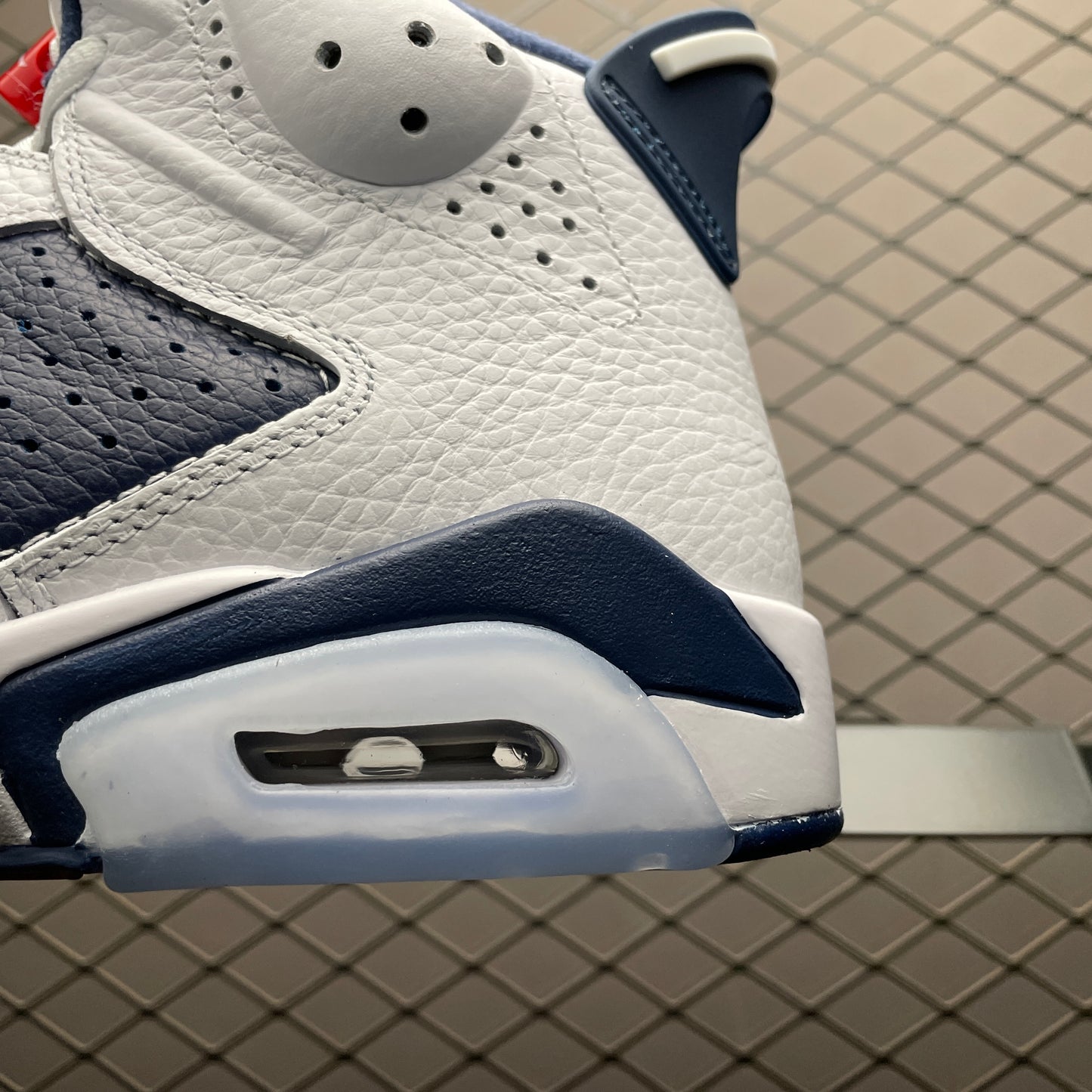 Nike Air Jordan 6 Retro "White and Midnight Navy"