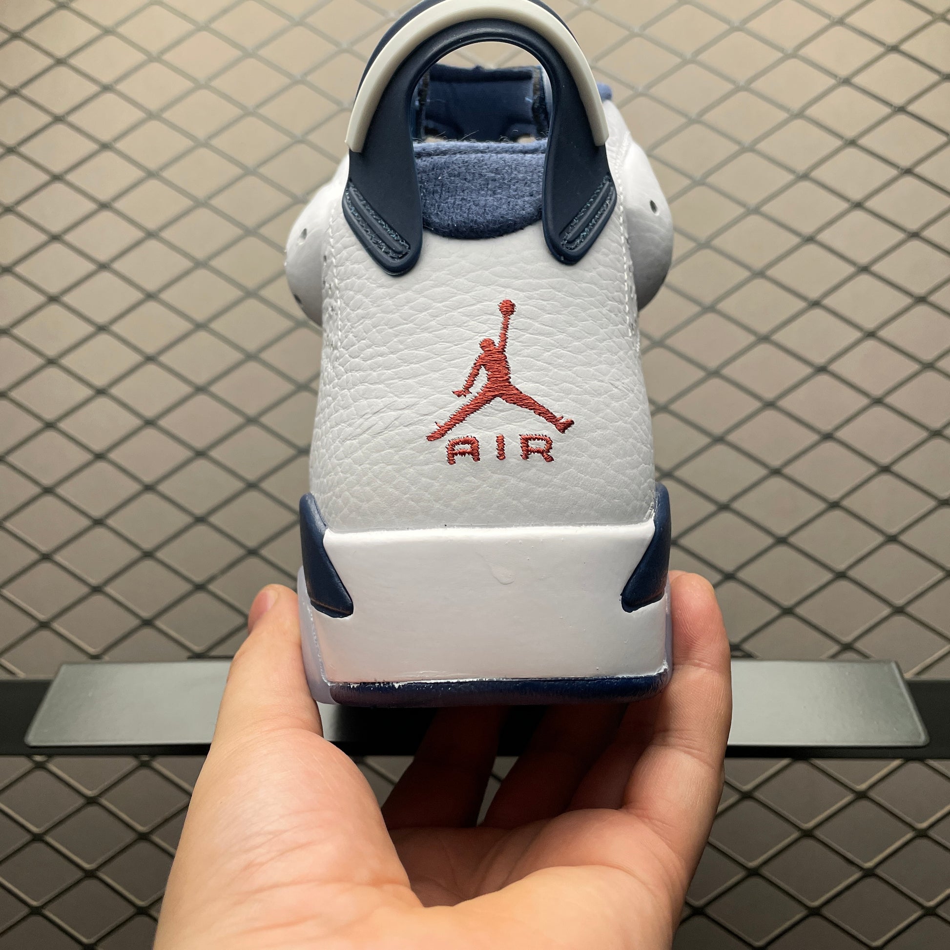 Nike Air Jordan 6 Retro "White and Midnight Navy"