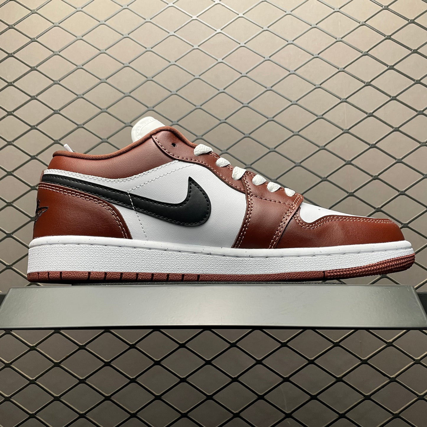 Nike Air Jordan 1 Low SE "Dark Pony"