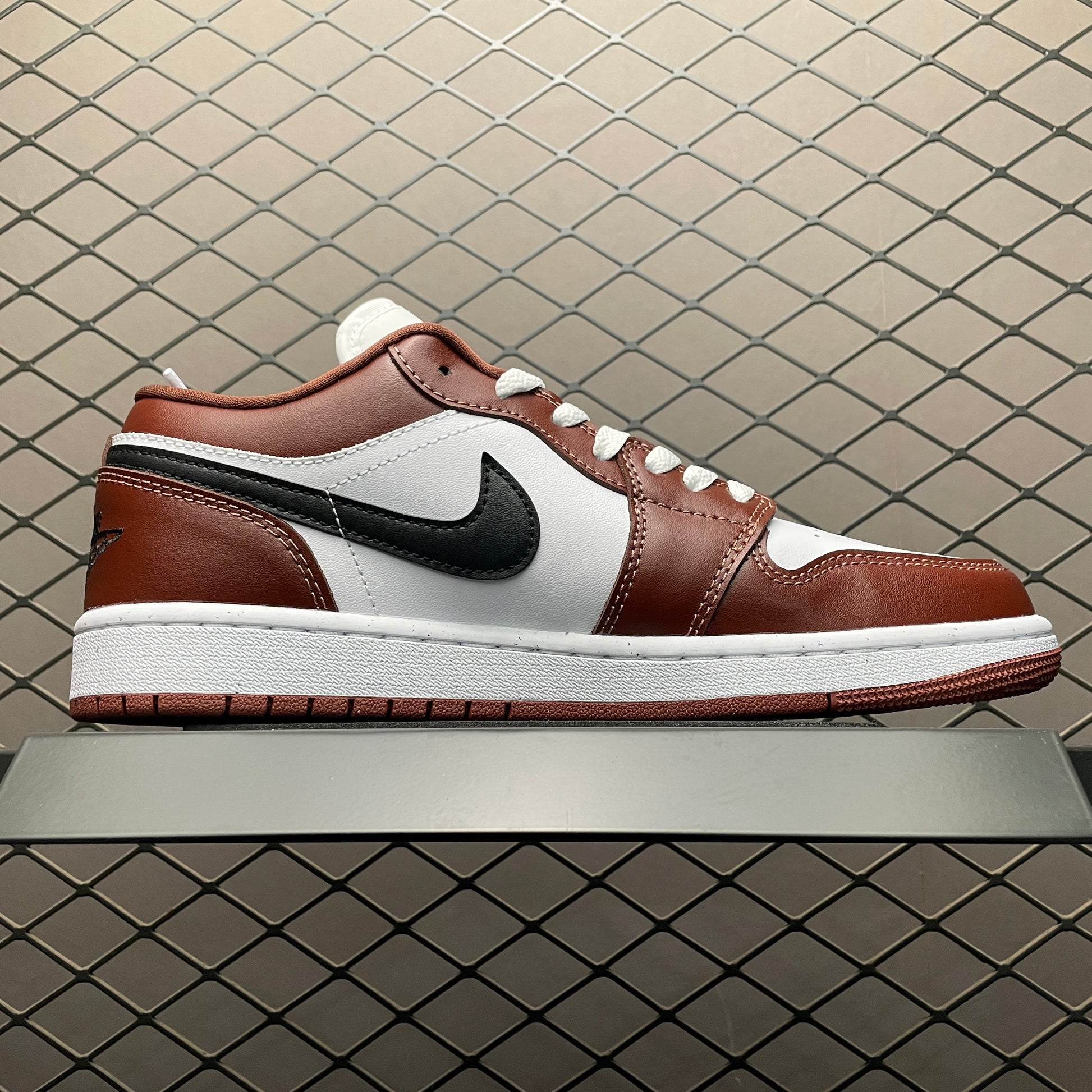 Nike Air Jordan 1 Low SE "Dark Pony"