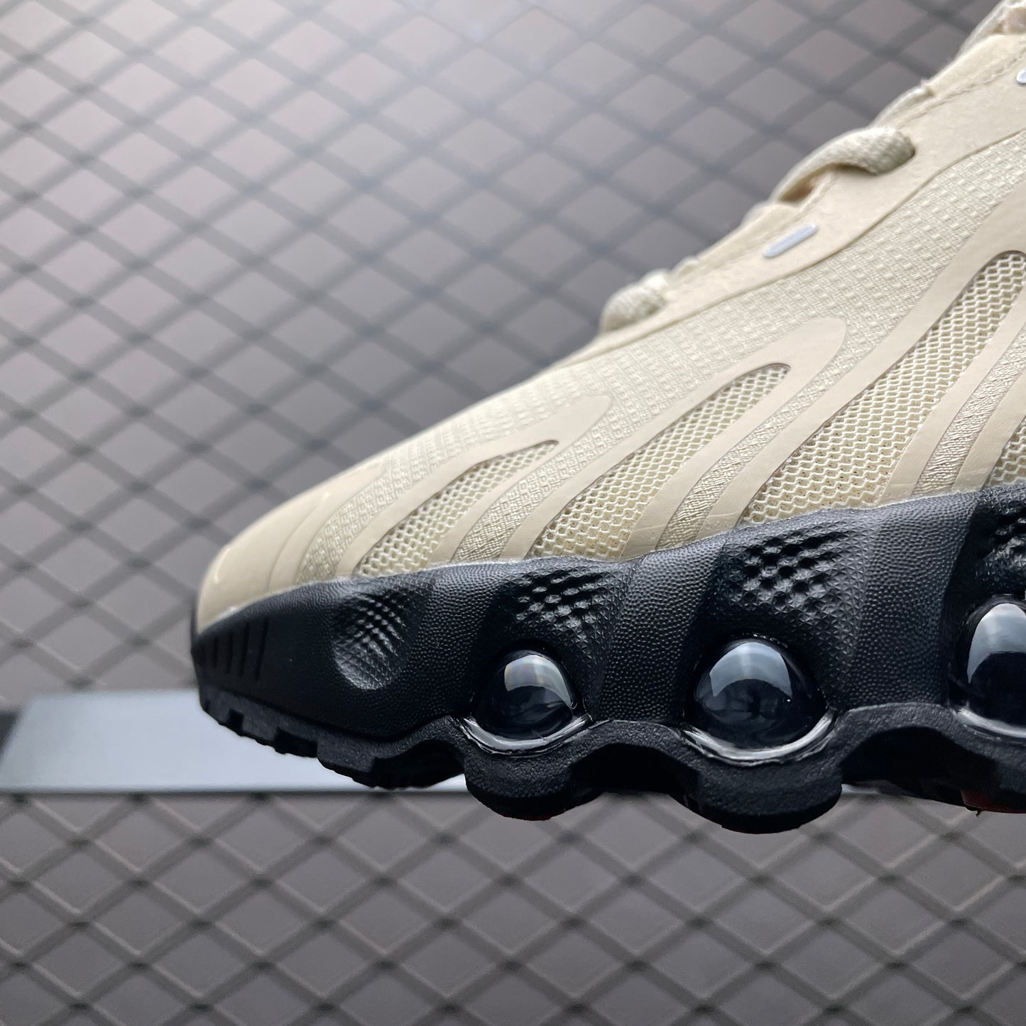 Nike Air Max DN8 “Light British Tan"
