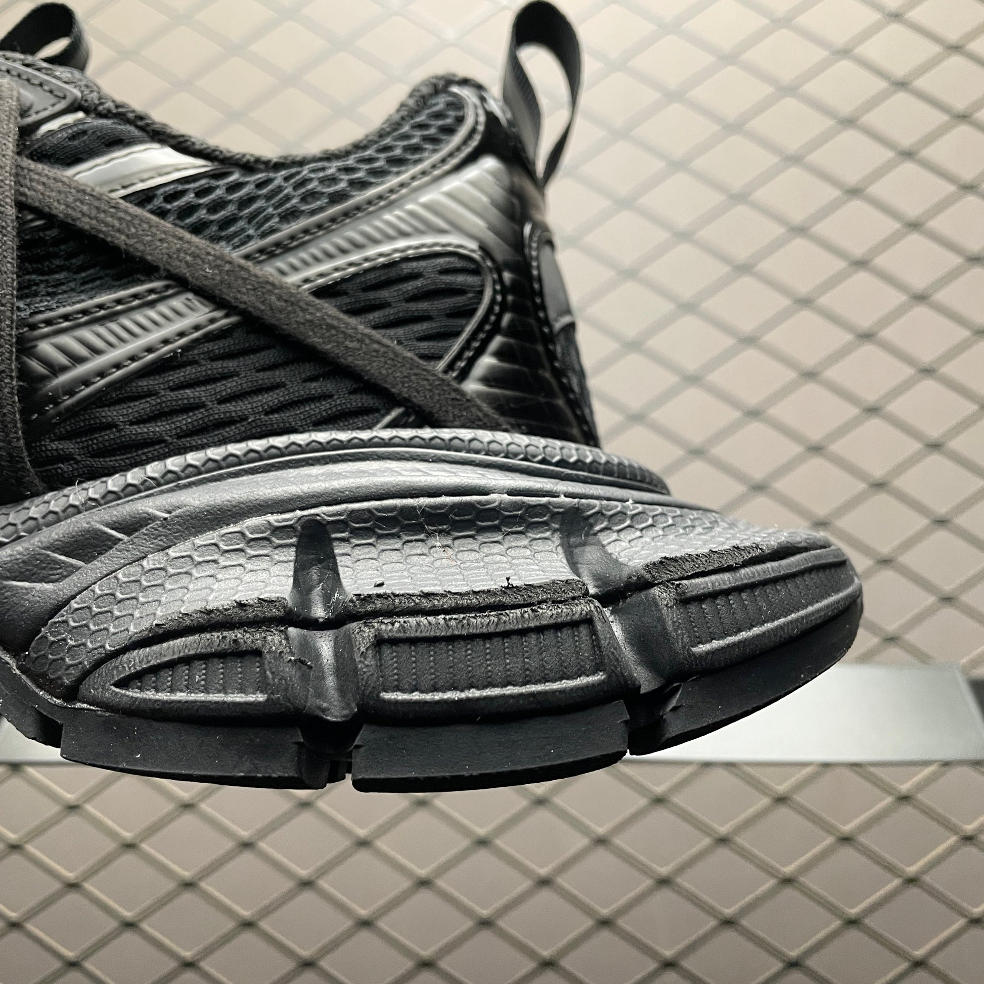 Balenciaga Men's 3xl Extreme Laces B Sneaker in Black
