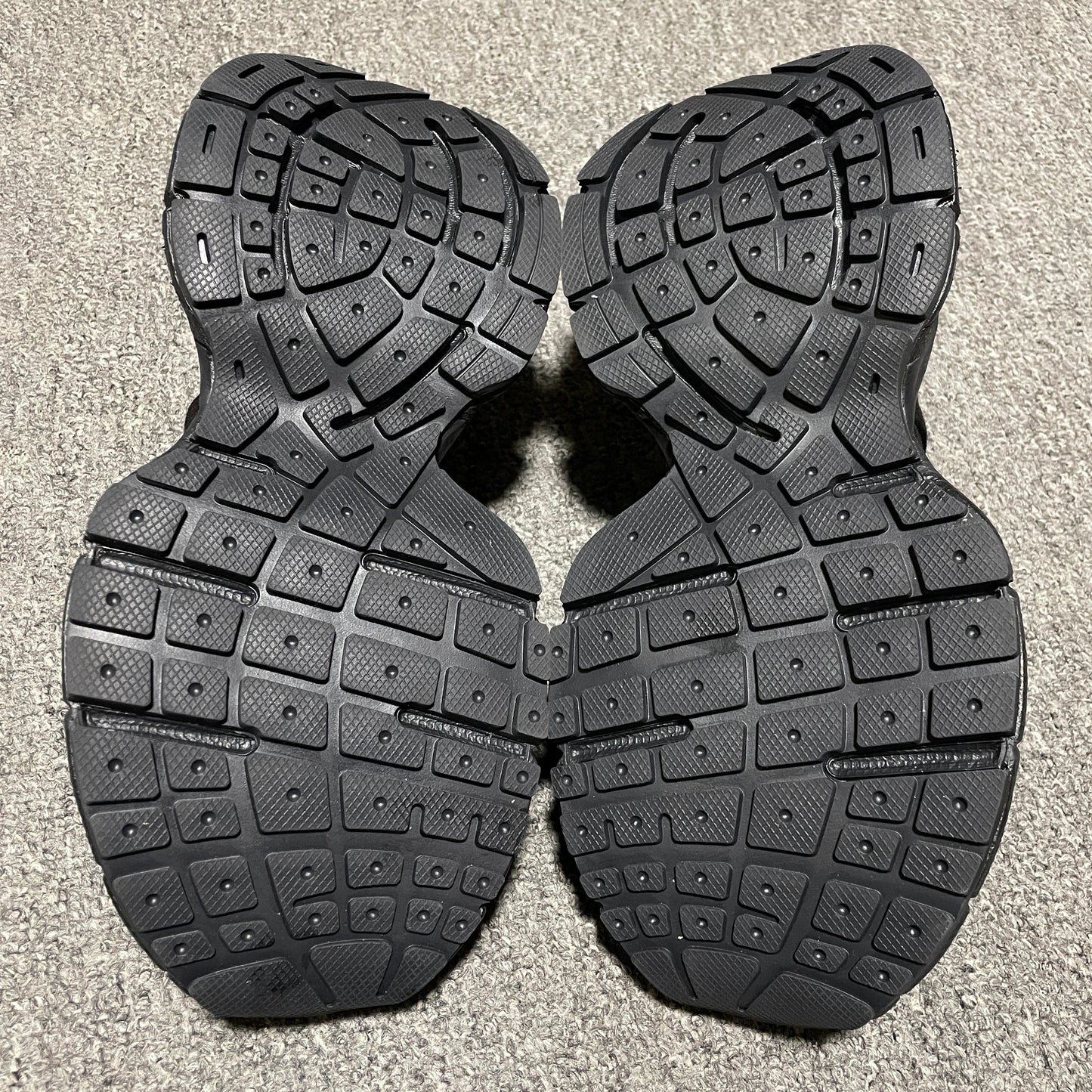 Balenciaga Men's 3xl Extreme Laces B Sneaker in Black
