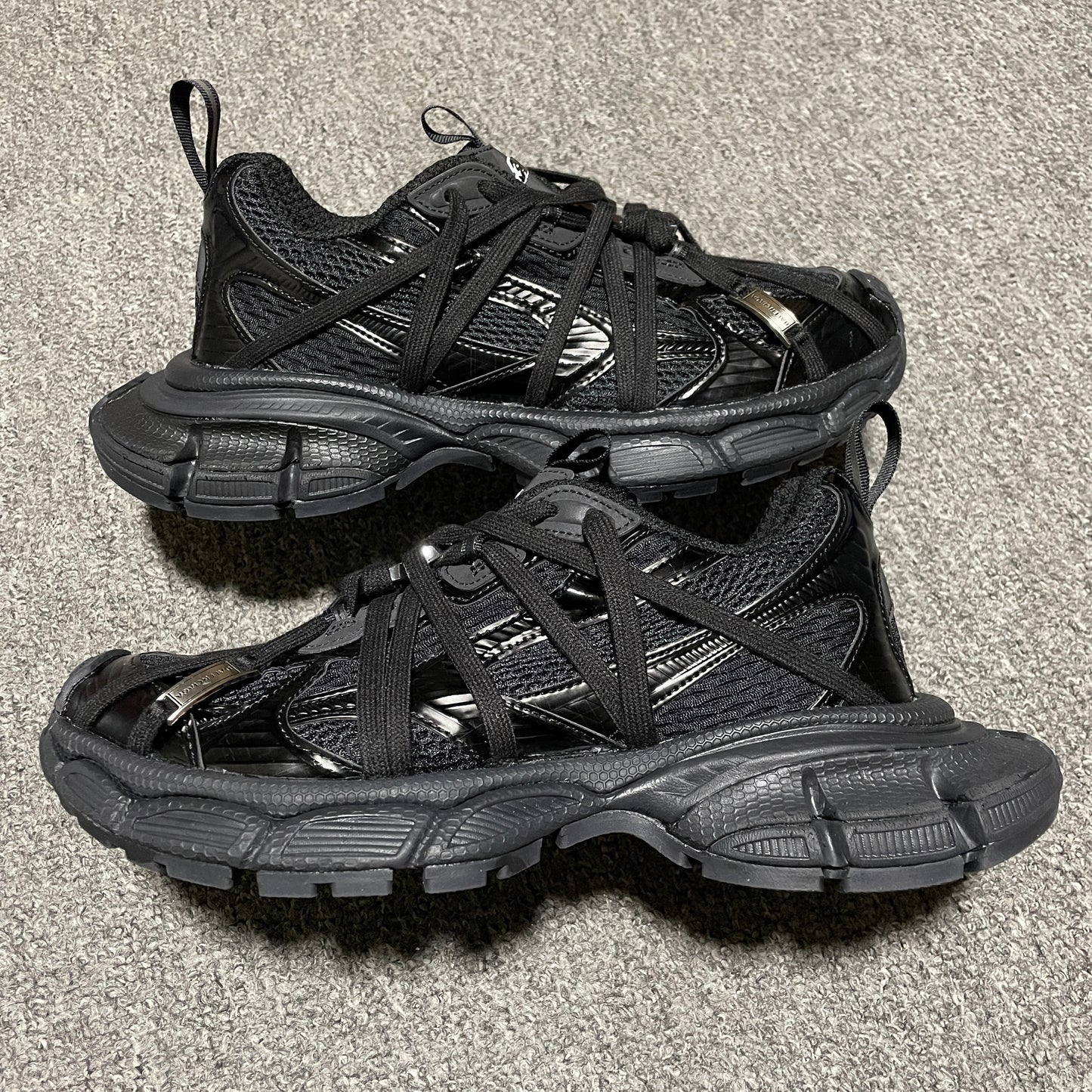 Balenciaga Men's 3xl Extreme Laces B Sneaker in Black