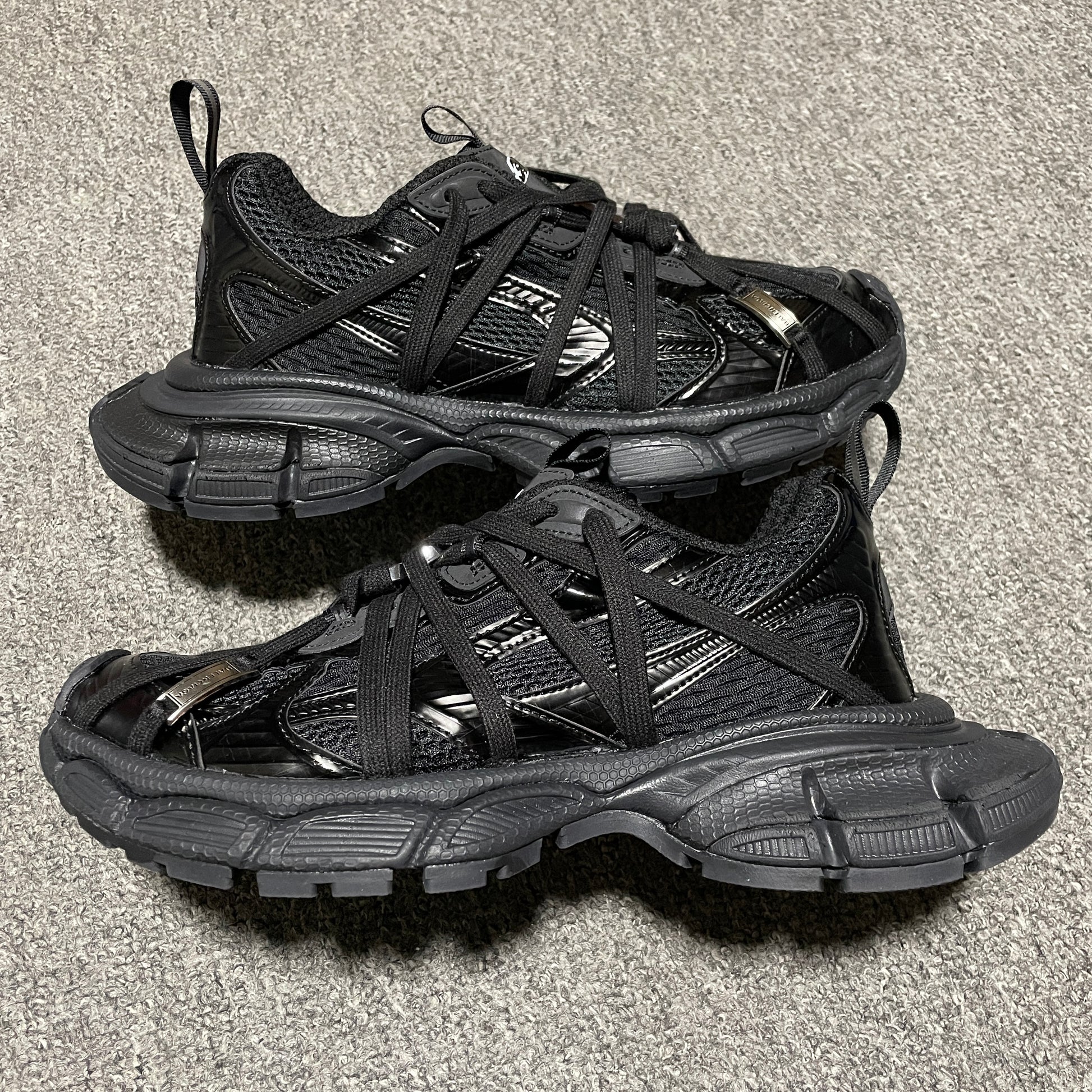 Balenciaga Men's 3xl Extreme Laces B Sneaker in Black