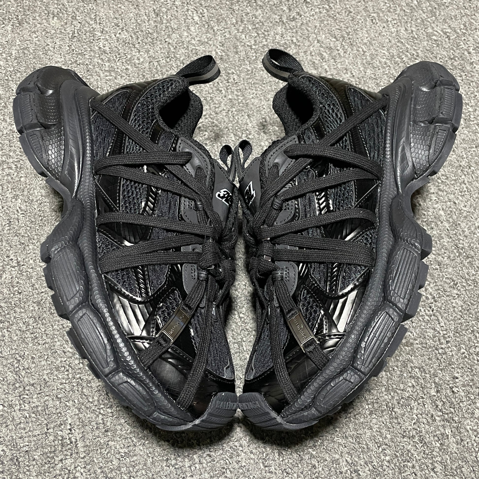 Balenciaga Men's 3xl Extreme Laces B Sneaker in Black