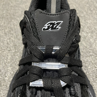 Balenciaga Men's 3xl Extreme Laces B Sneaker in Black