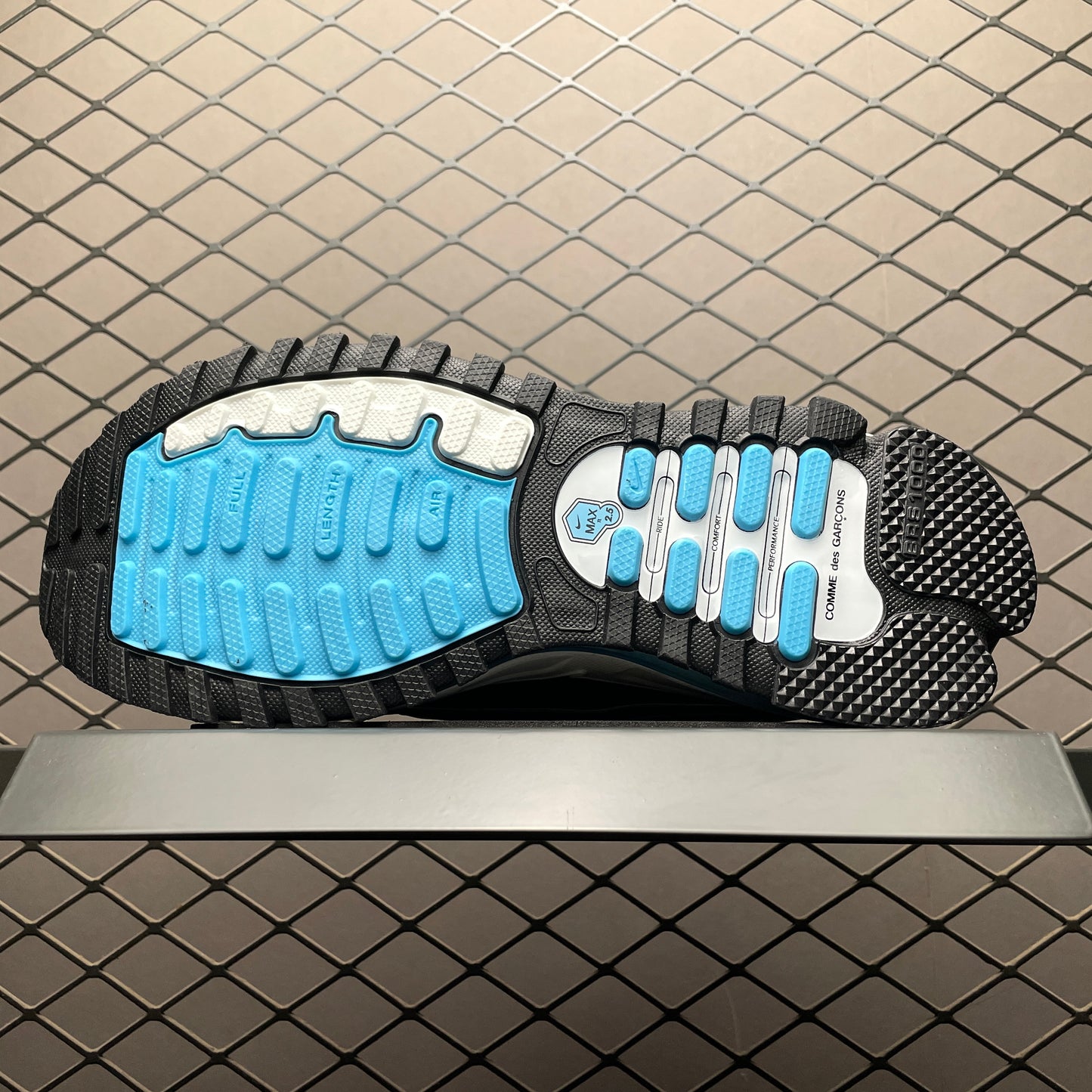 Nike Air Max TL 2.5 "Summit White and Obsidian"