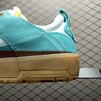 Nike SB GS Day One "Green Frost/Phantom/Gum Light Brown/Dark Russet"