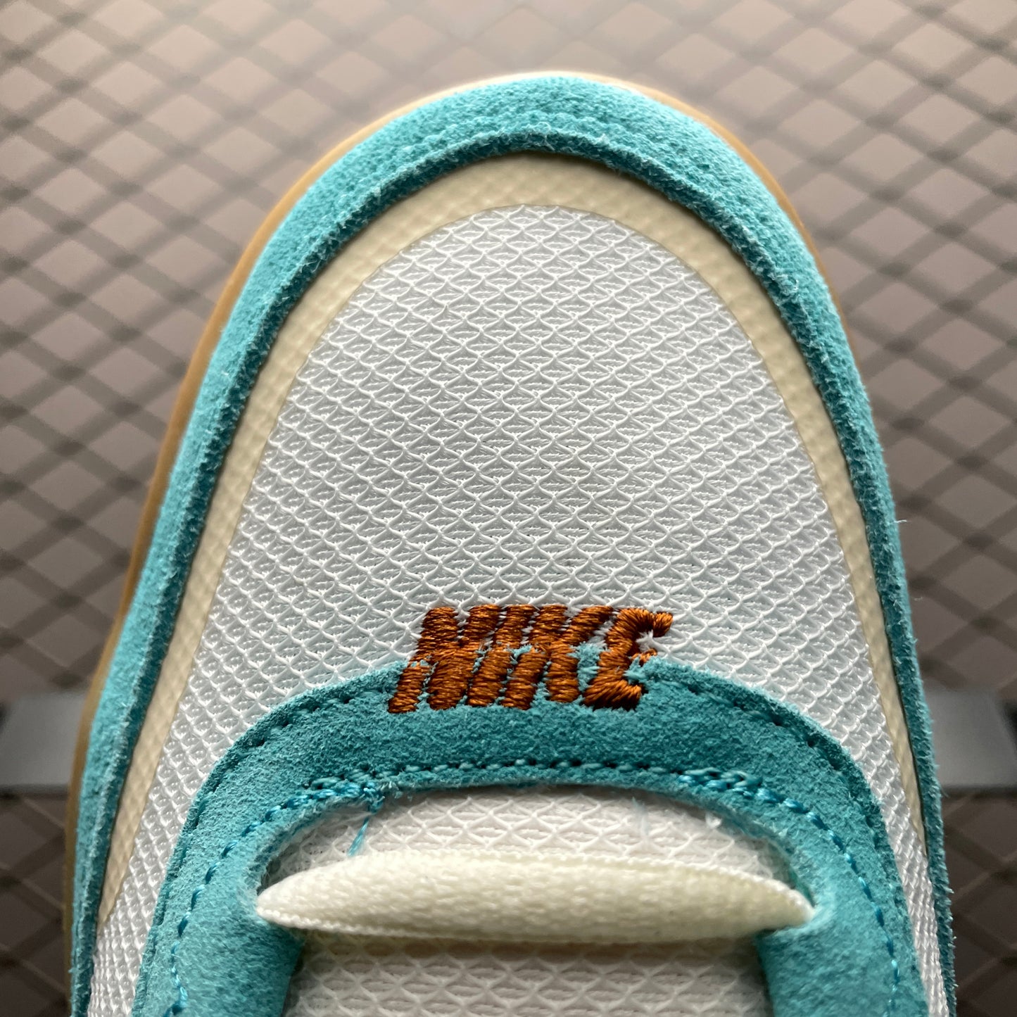Nike SB GS Day One "Green Frost/Phantom/Gum Light Brown/Dark Russet"