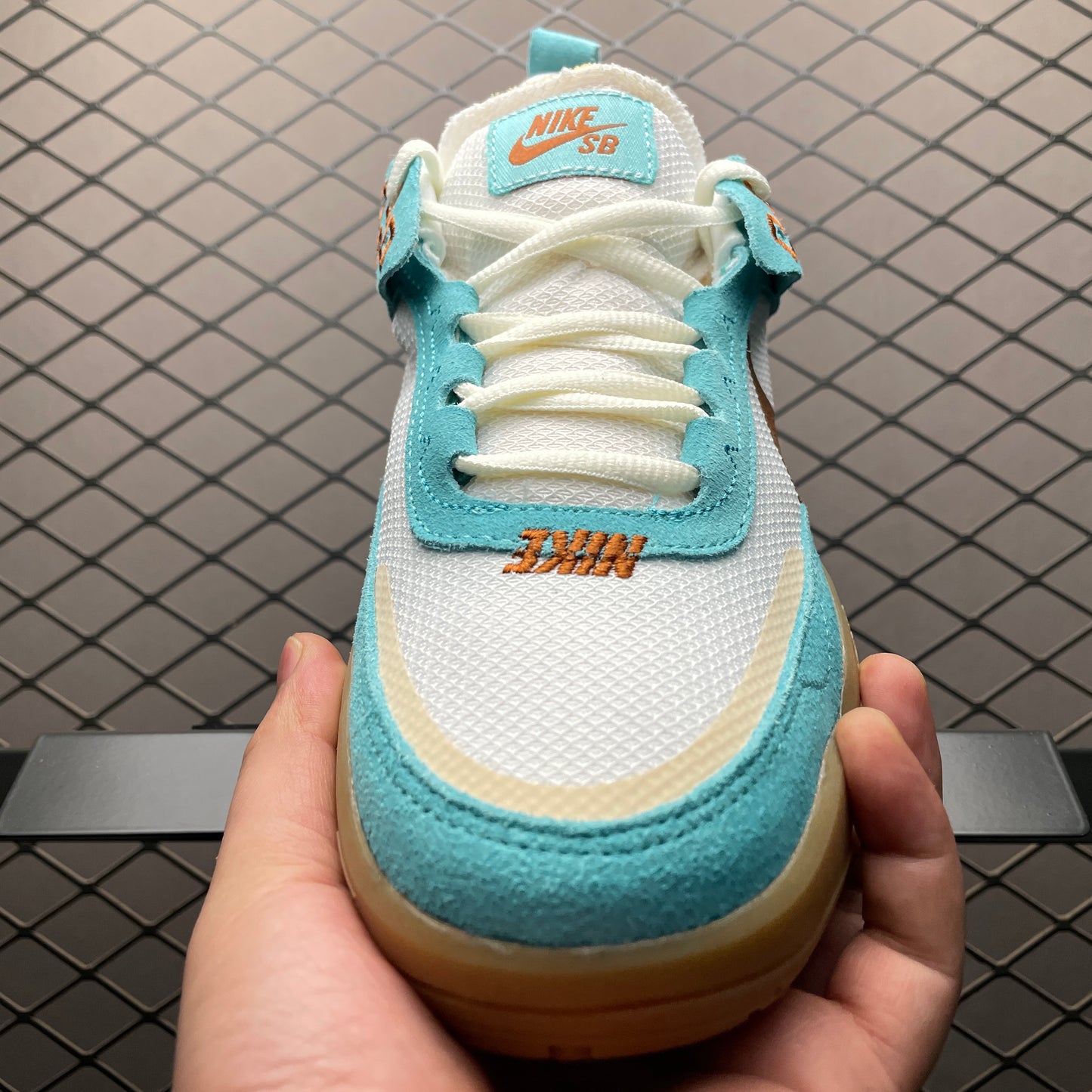 Nike SB GS Day One "Green Frost/Phantom/Gum Light Brown/Dark Russet"