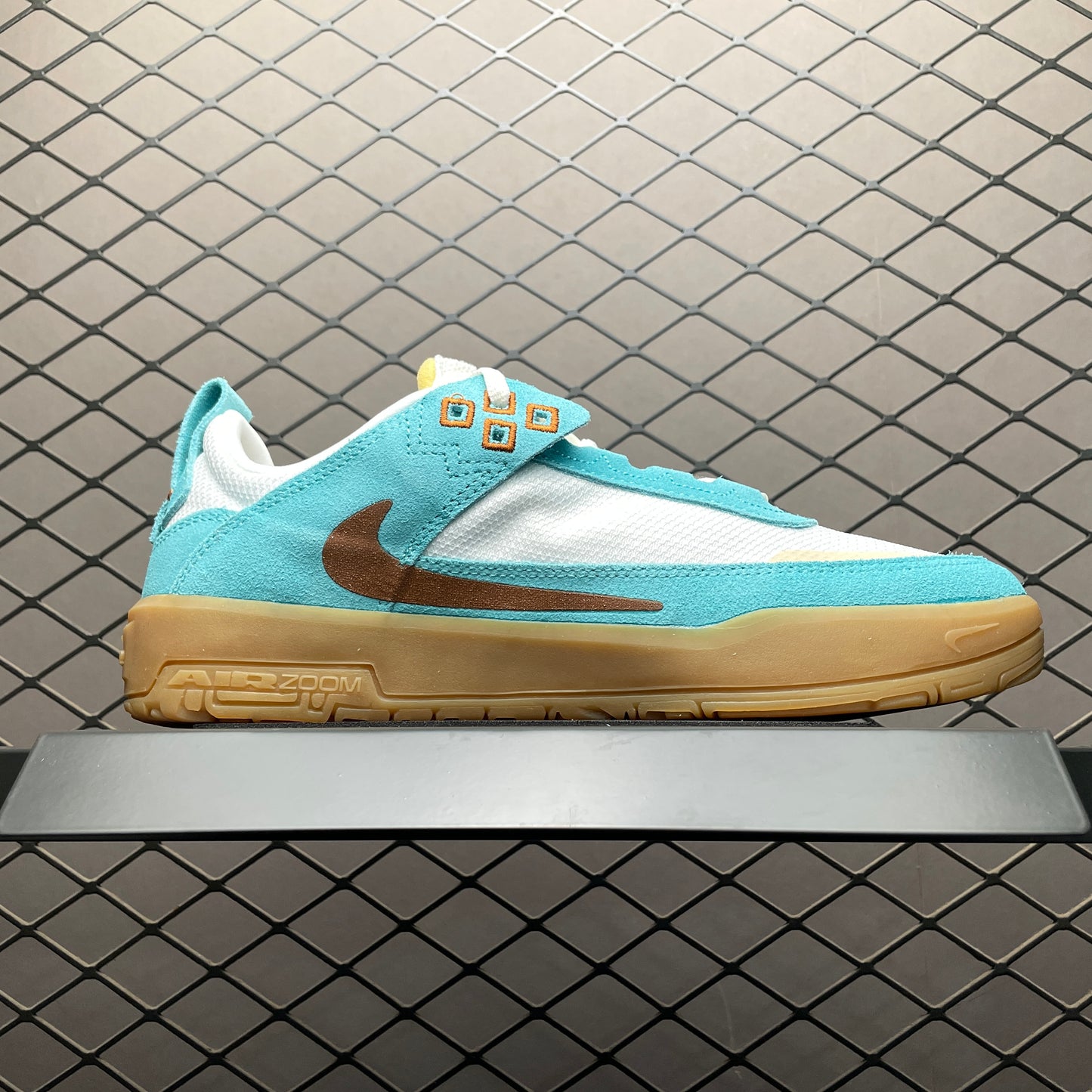 Nike SB GS Day One "Green Frost/Phantom/Gum Light Brown/Dark Russet"