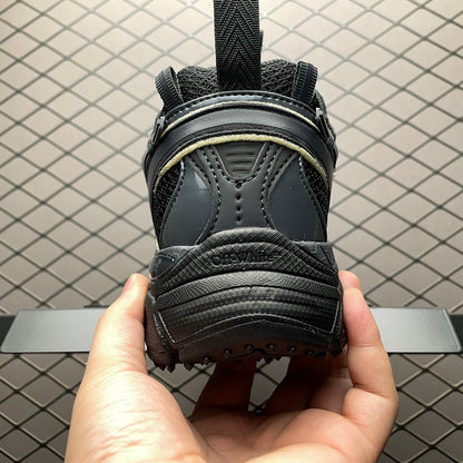 OFF-WHITE Be Right Back Black