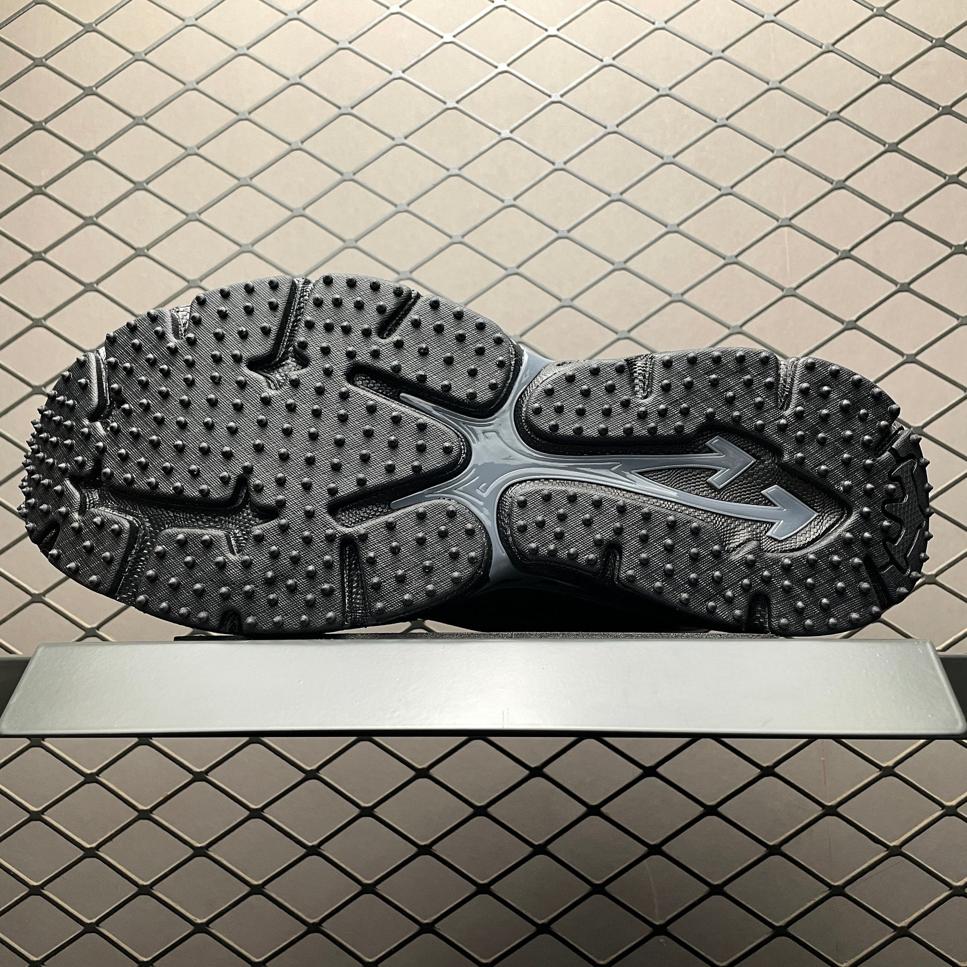 OFF-WHITE Be Right Back Black
