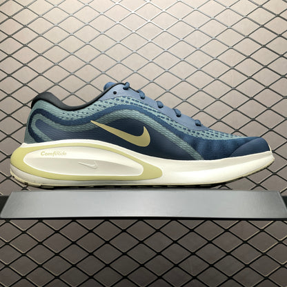 Nike Journey Run "Armory Navy/Green Strike/Pale Ivory/Desert Khaki"
