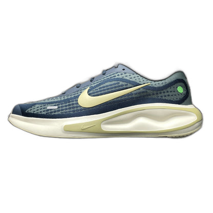 Nike Journey Run "Armory Navy/Green Strike/Pale Ivory/Desert Khaki"