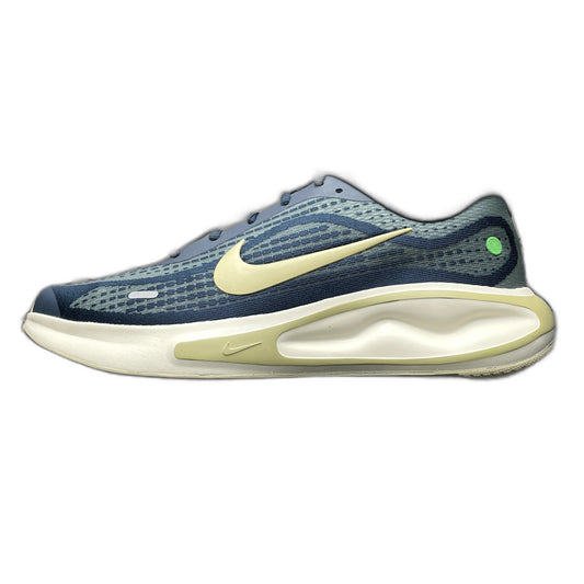 Nike Journey Run "Armory Navy/Green Strike/Pale Ivory/Desert Khaki"