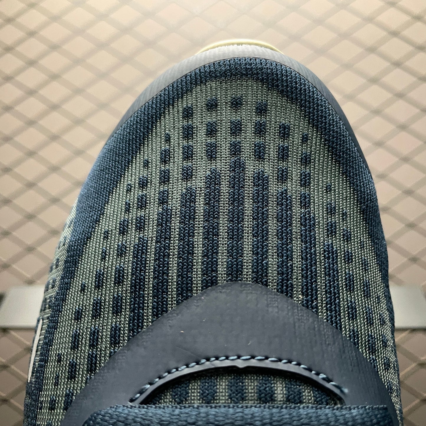 Nike Journey Run "Armory Navy/Green Strike/Pale Ivory/Desert Khaki"