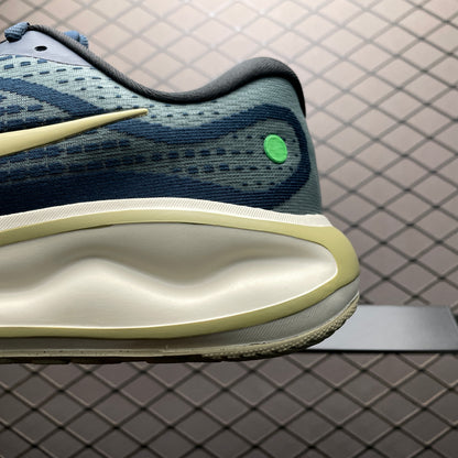 Nike Journey Run "Armory Navy/Green Strike/Pale Ivory/Desert Khaki"