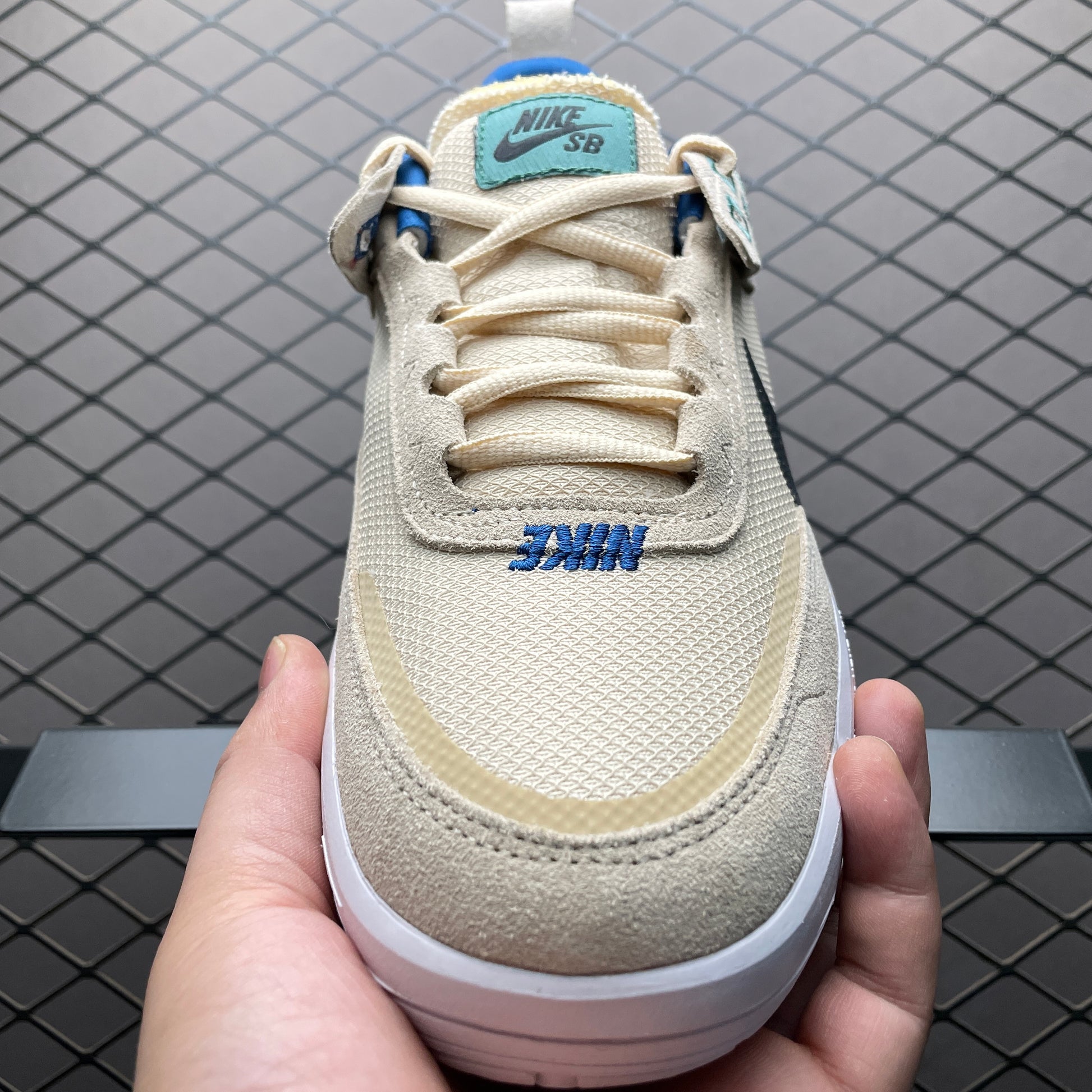 Nike SB GS Day One "Sanddrift/Court Blue/Bicoastal/Black"