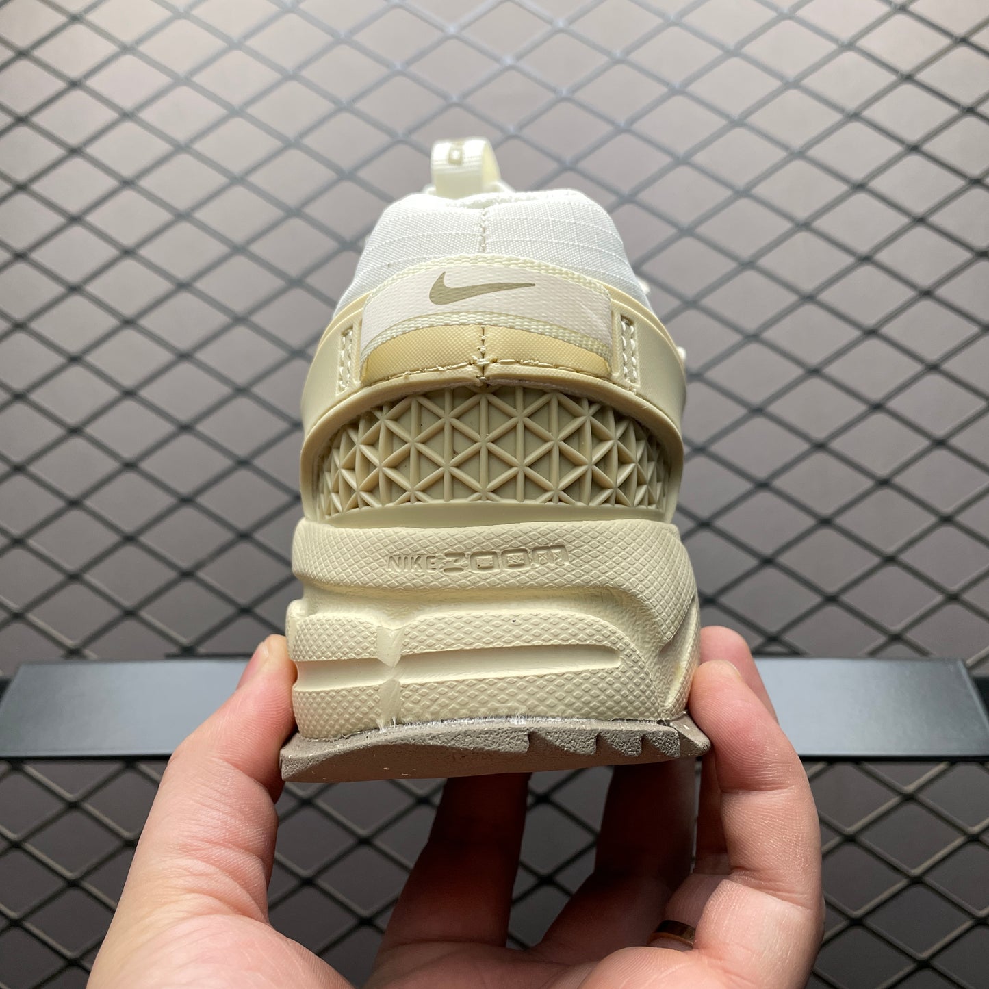 Nike Zoom Vomero Roam "Pale Ivory/Light Khaki/Khaki/Pale Ivory"