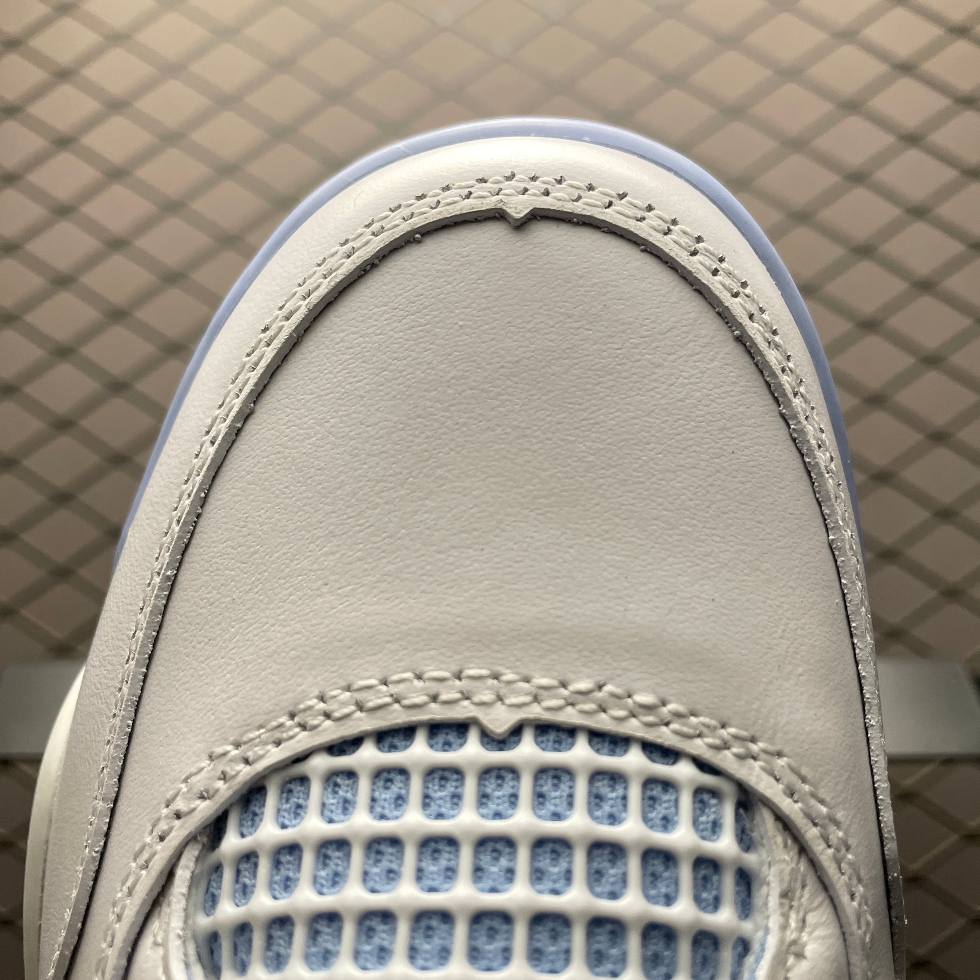 Nike Air Jordan 4 Retro "Aluminum"