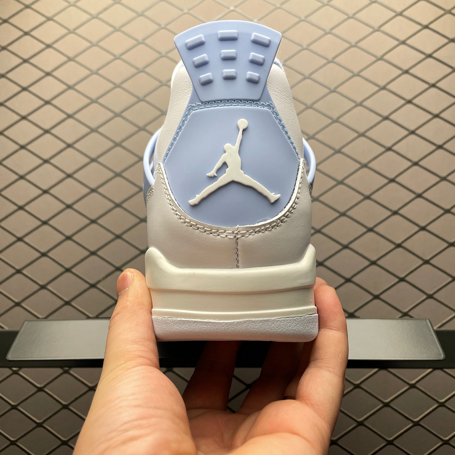 Nike Air Jordan 4 Retro "Aluminum"