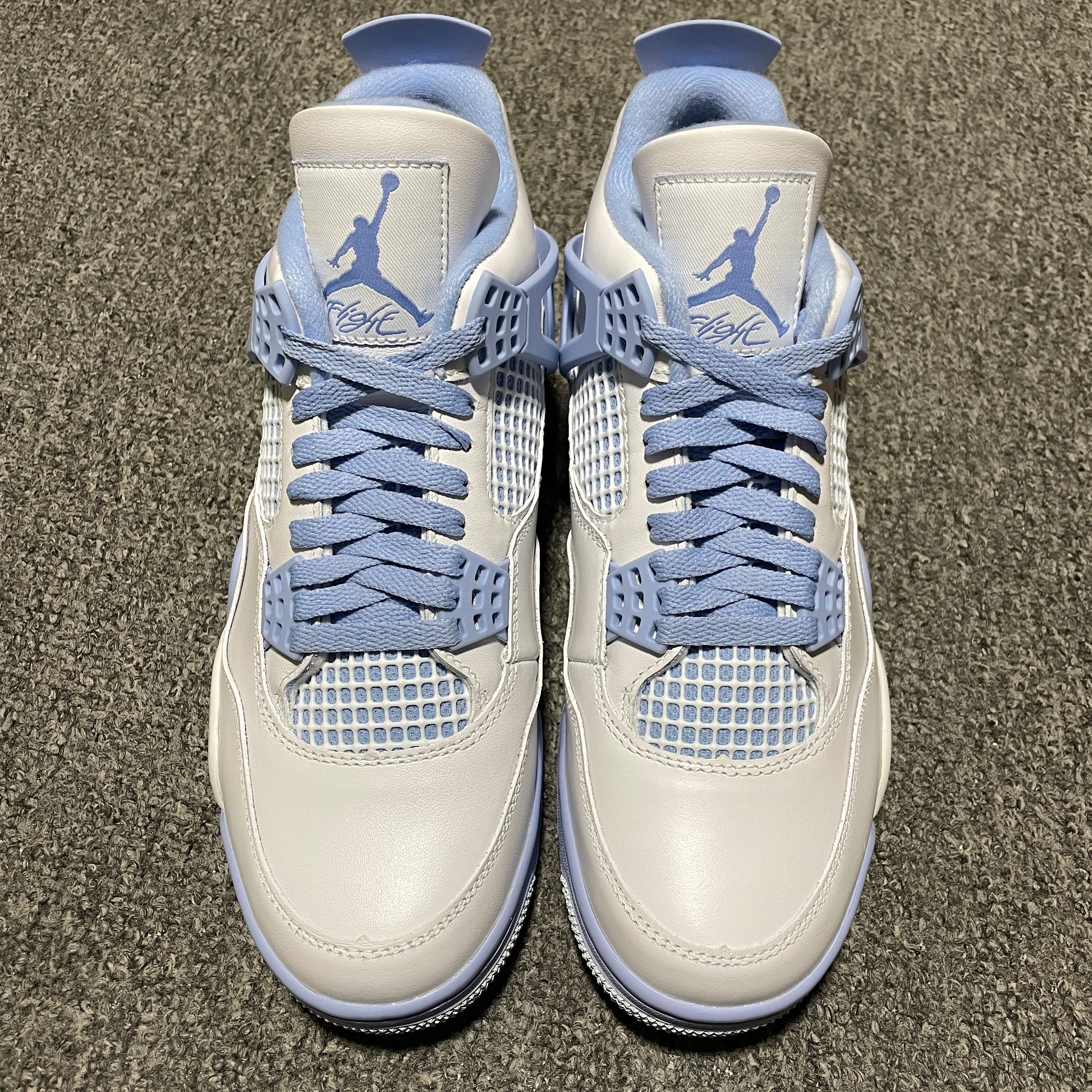Nike Air Jordan 4 Retro "Aluminum"