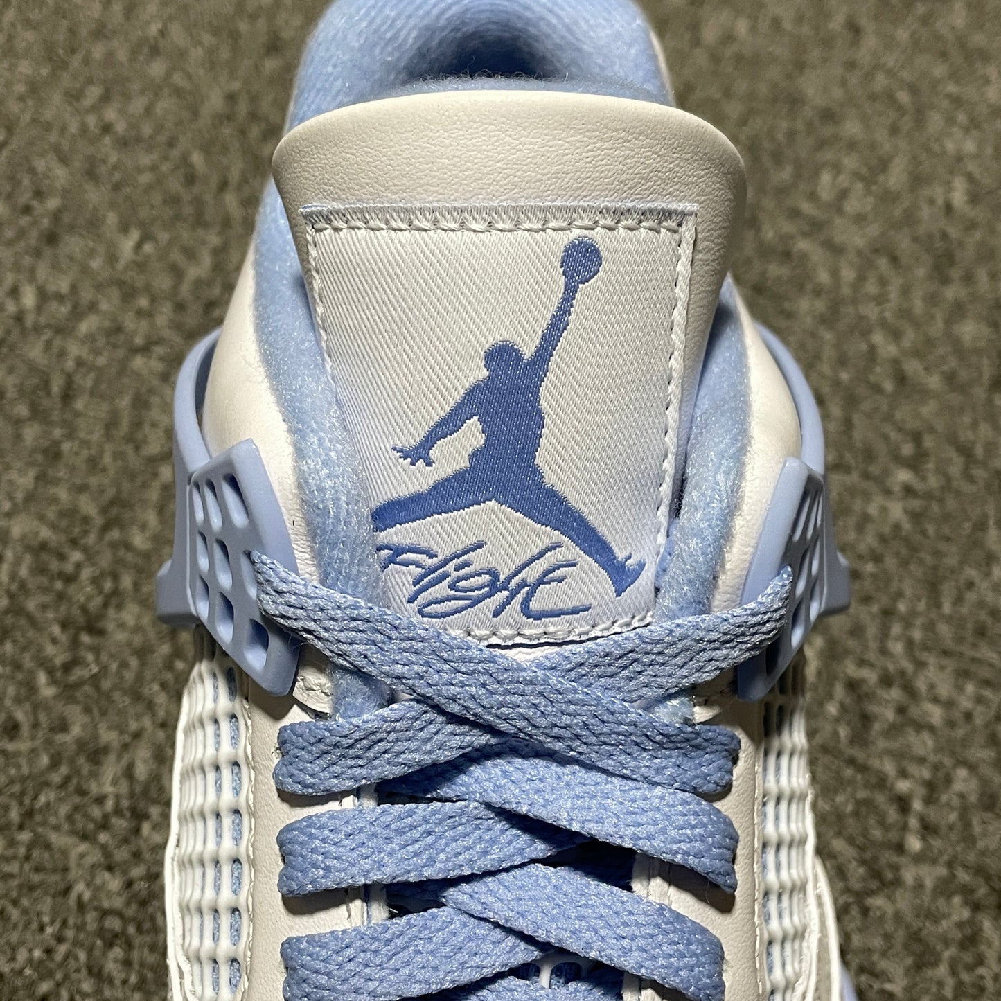 Nike Air Jordan 4 Retro "Aluminum"
