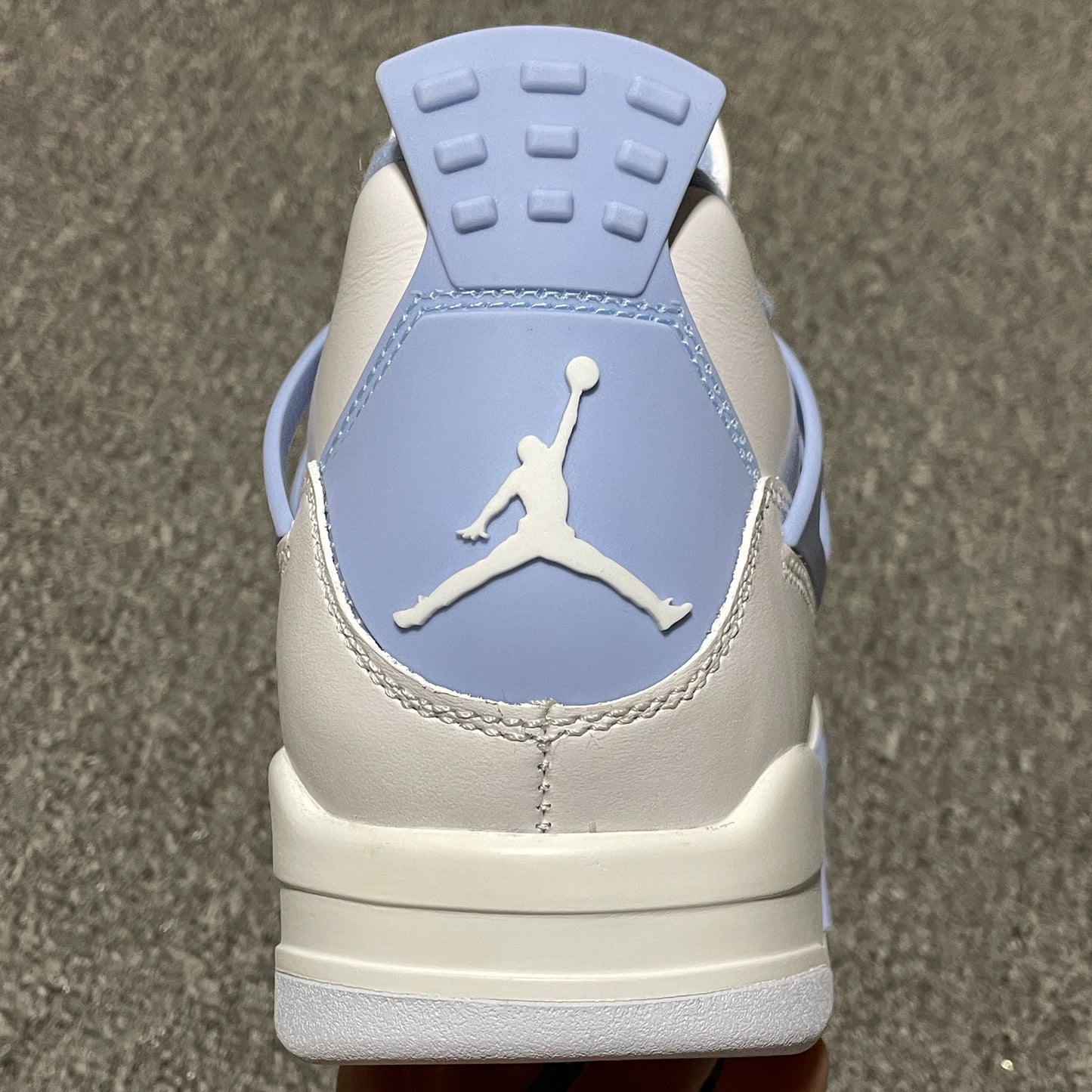 Nike Air Jordan 4 Retro "Aluminum"