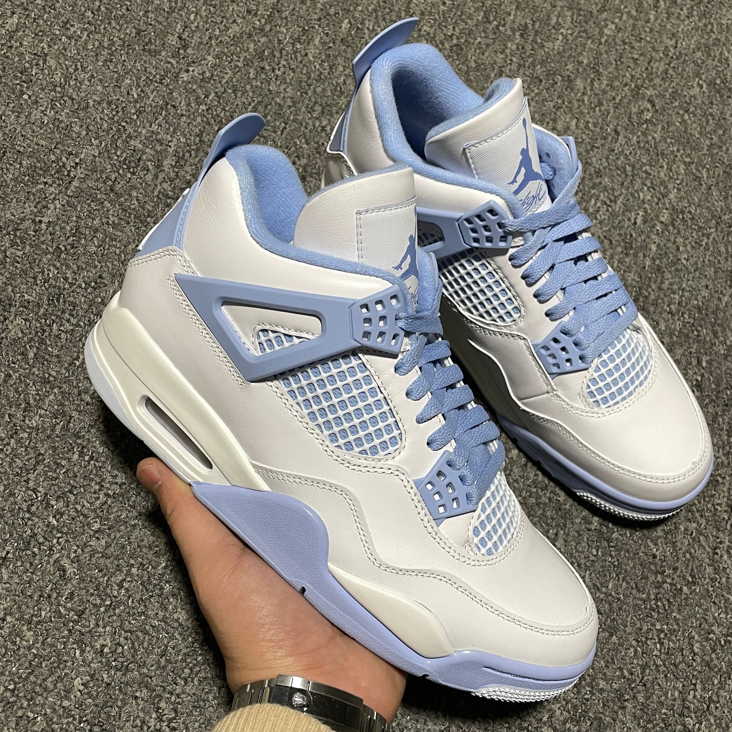 Nike Air Jordan 4 Retro "Aluminum"