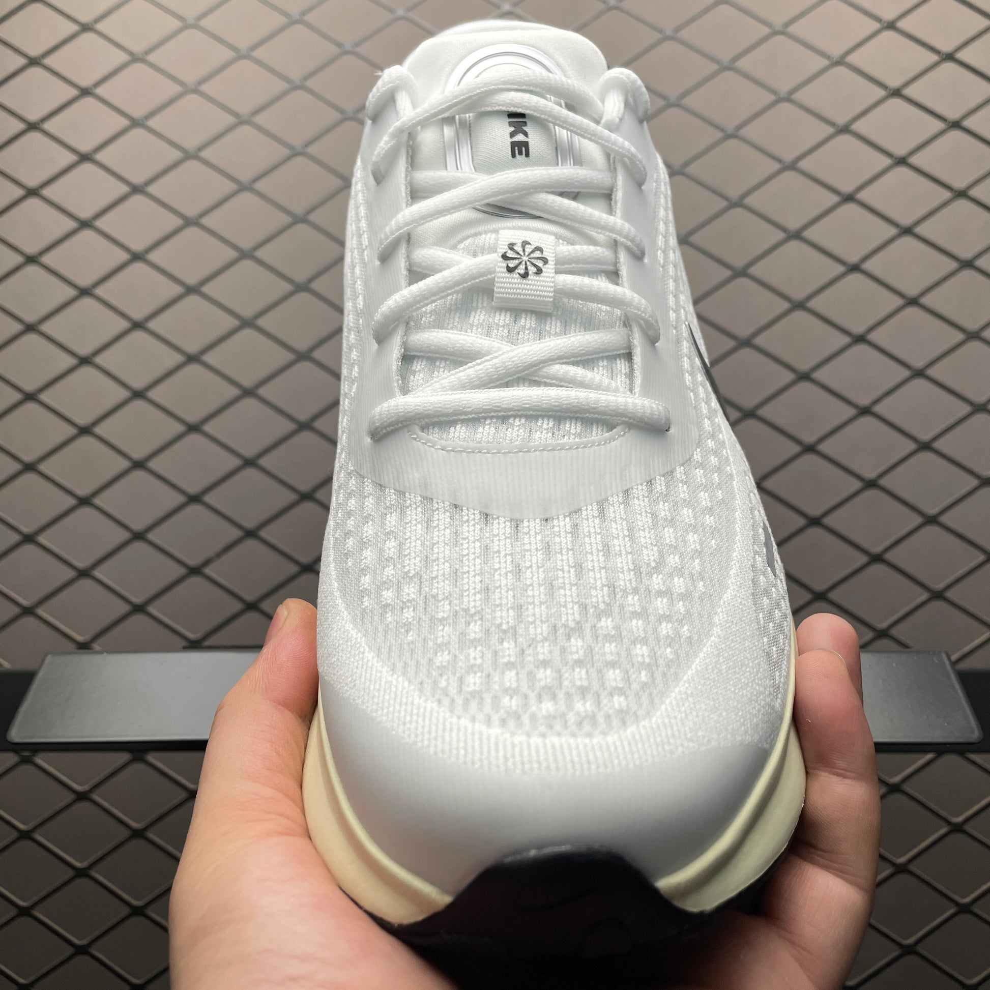 Nike Journey Run 'White Metallic Silver