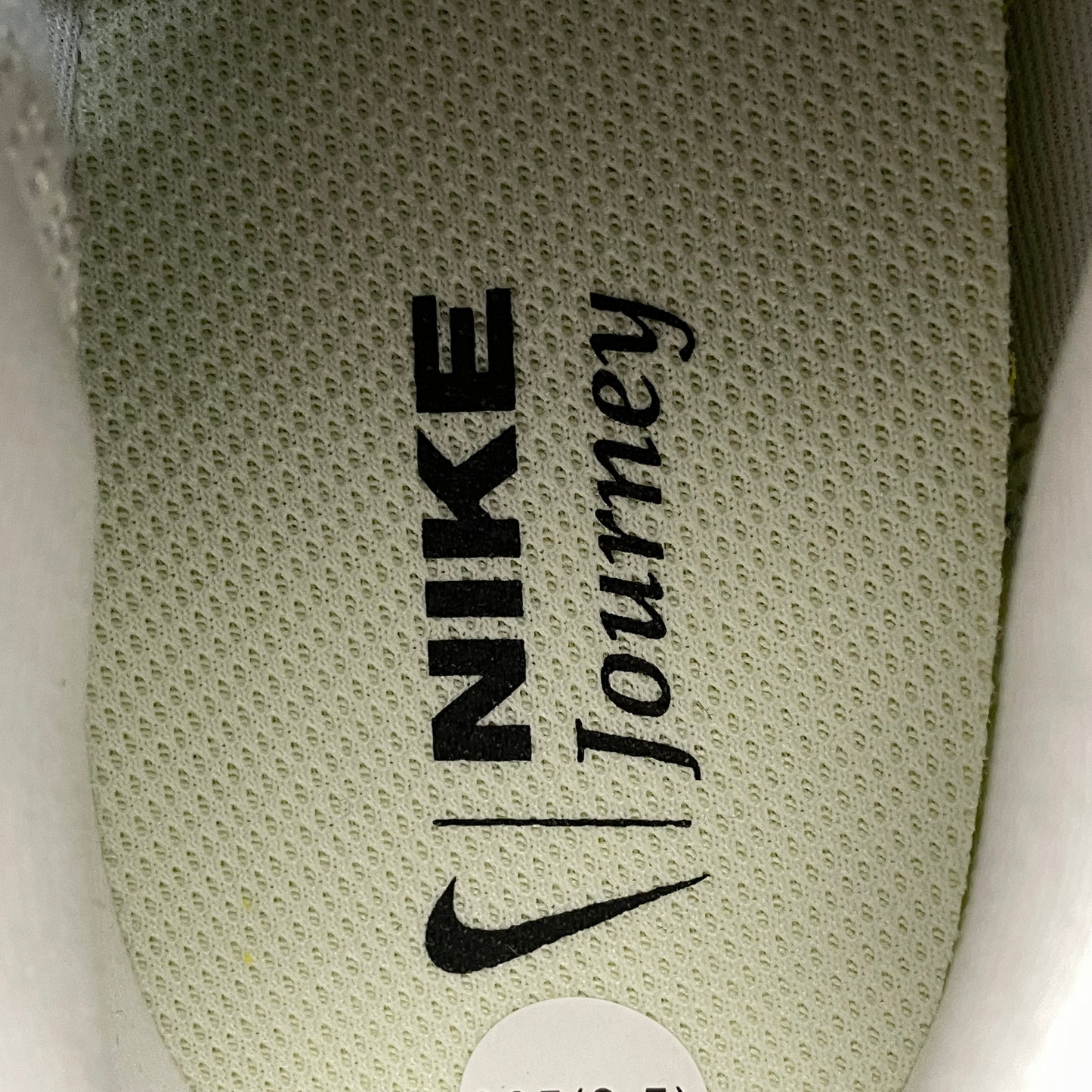 Nike Journey Run 'White Metallic Silver