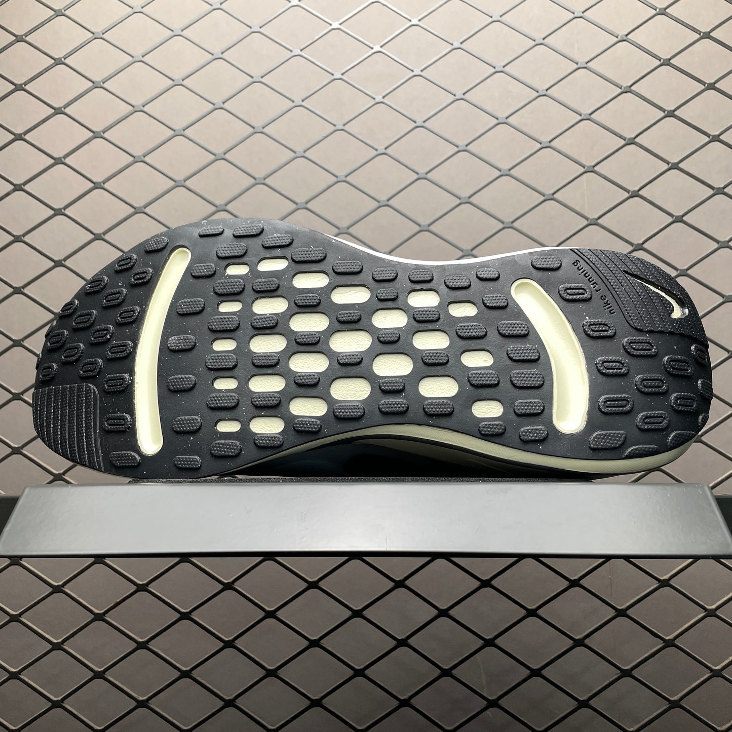 Nike Journey Run 'White Metallic Silver