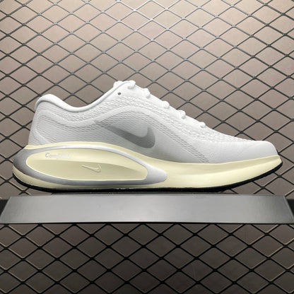 Nike Journey Run 'White Metallic Silver