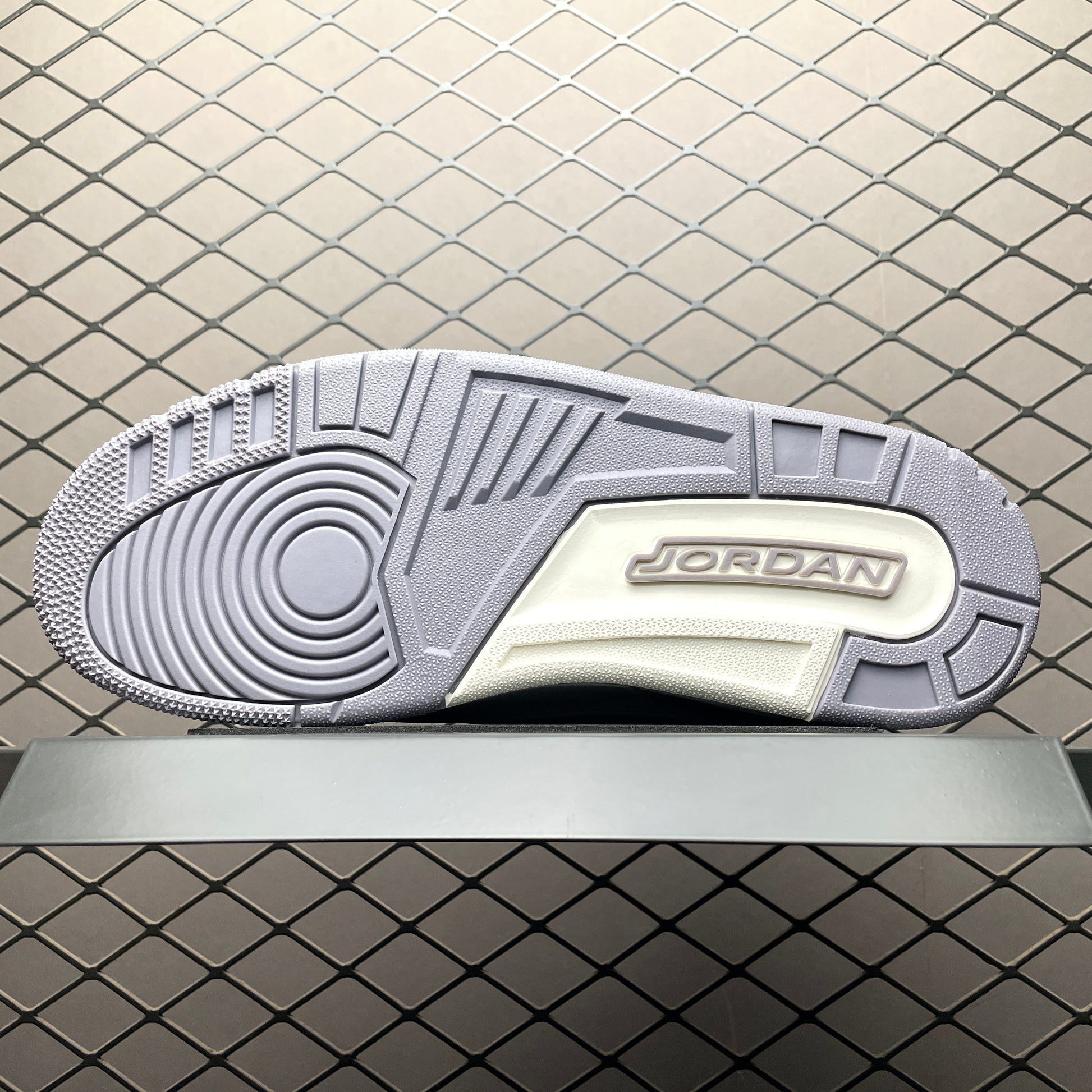 Nike Air Jordan 3 Retro 'Sail Metallic Silver'