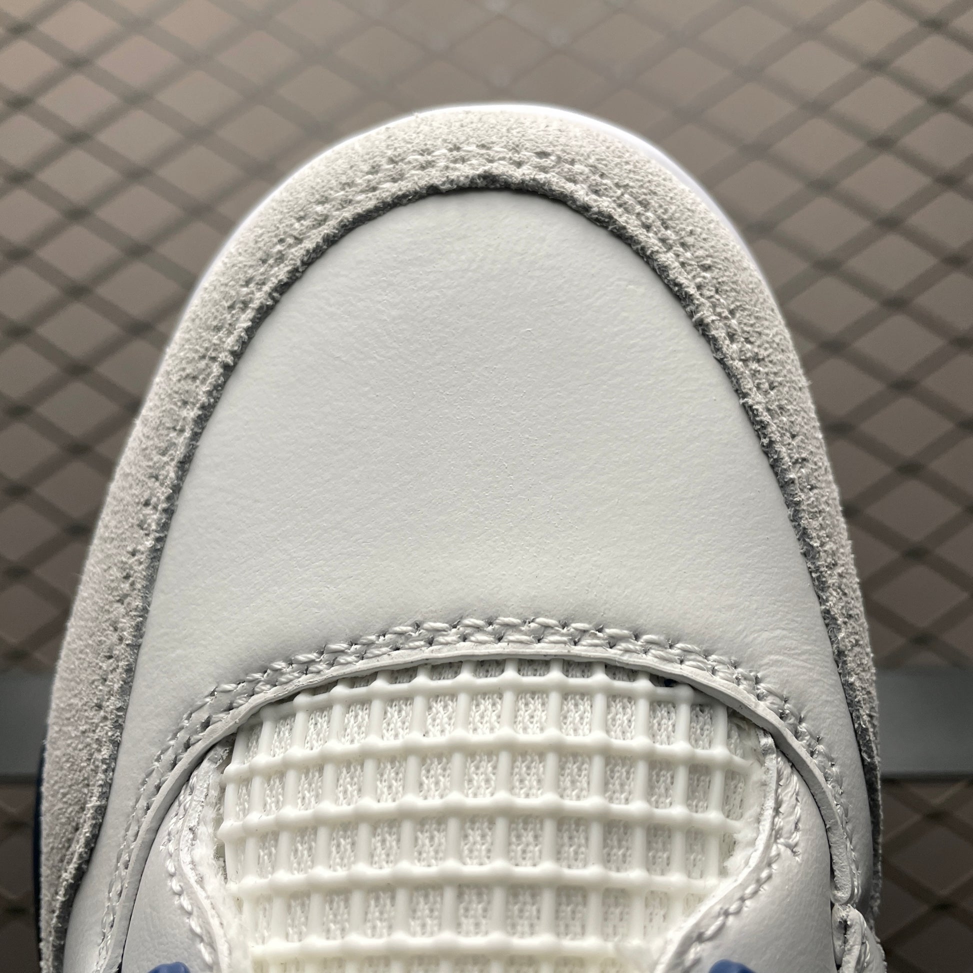 Nike SB Air Jordan 4 Retro SP "Summit White/Navy"