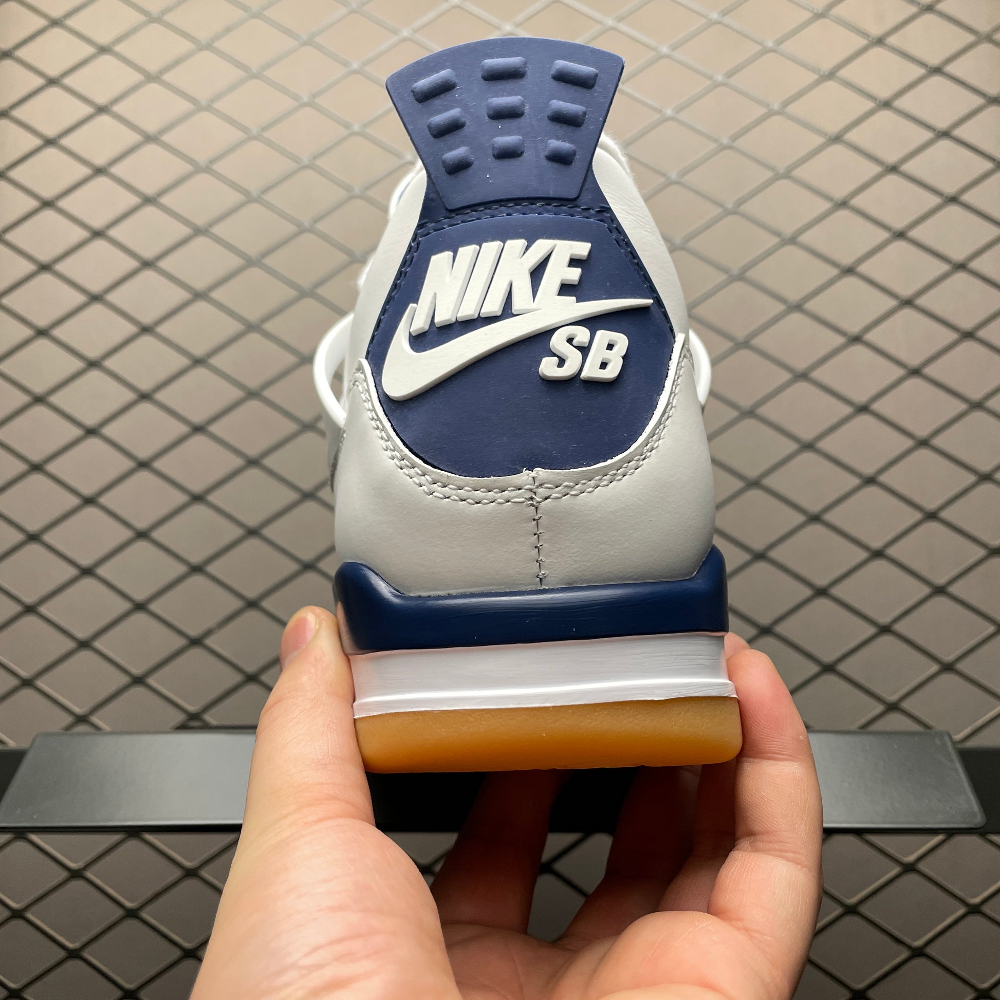 Nike SB Air Jordan 4 Retro SP "Summit White/Navy"