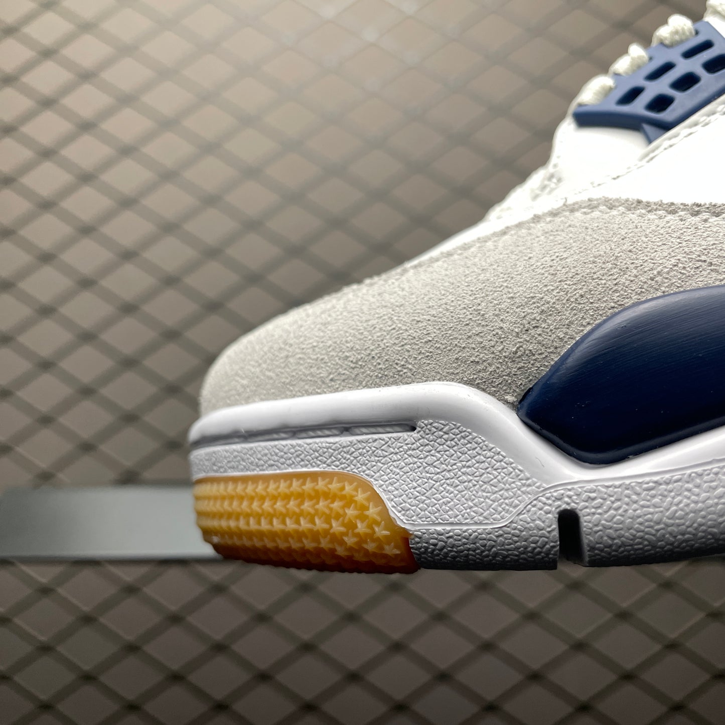Nike SB Air Jordan 4 Retro SP "Summit White/Navy"