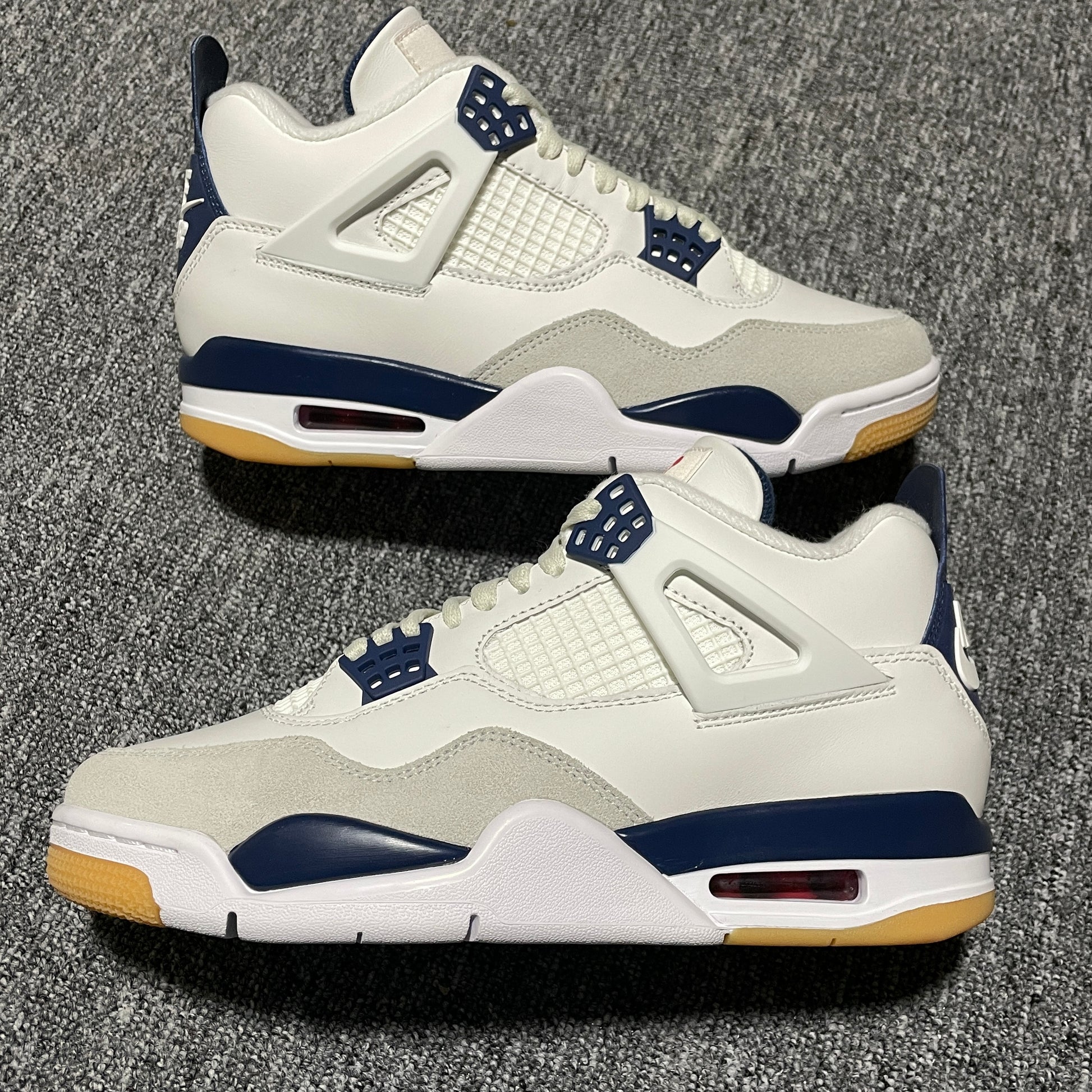 Nike SB Air Jordan 4 Retro SP "Summit White/Navy"