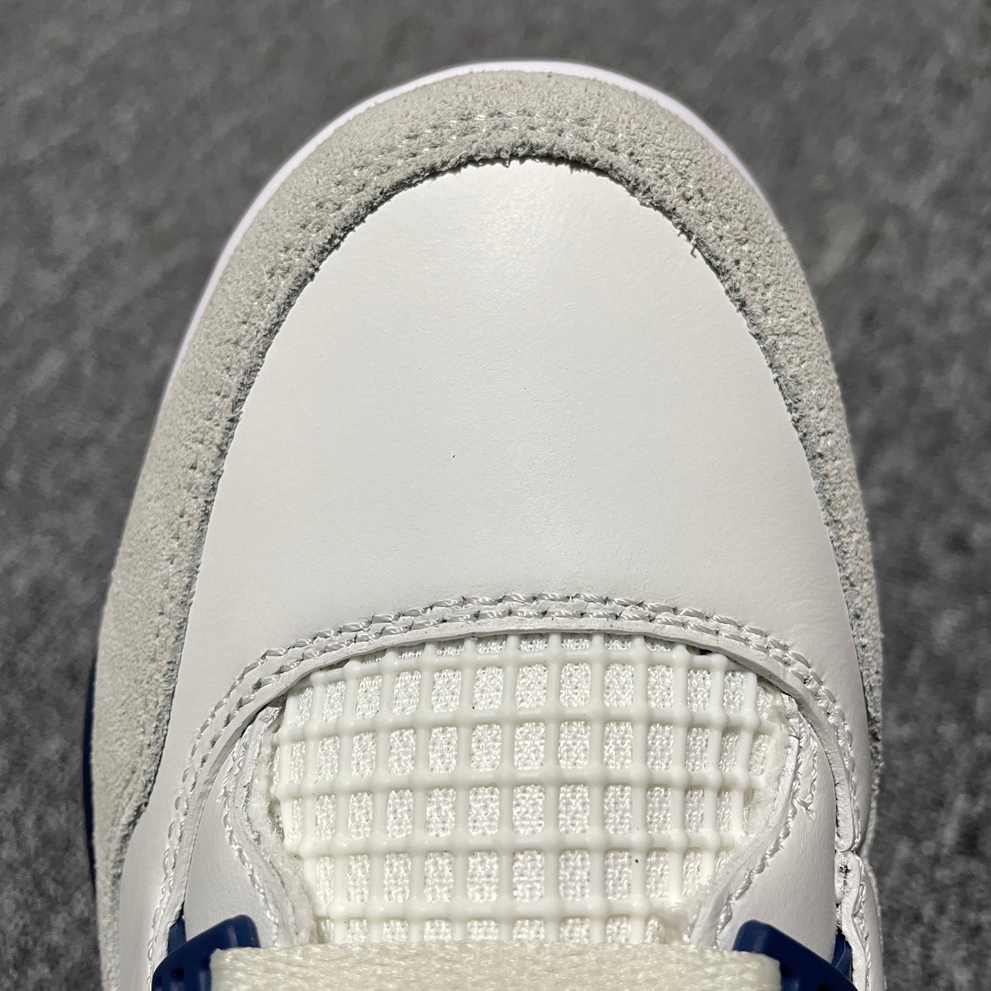 Nike SB Air Jordan 4 Retro SP "Summit White/Navy"