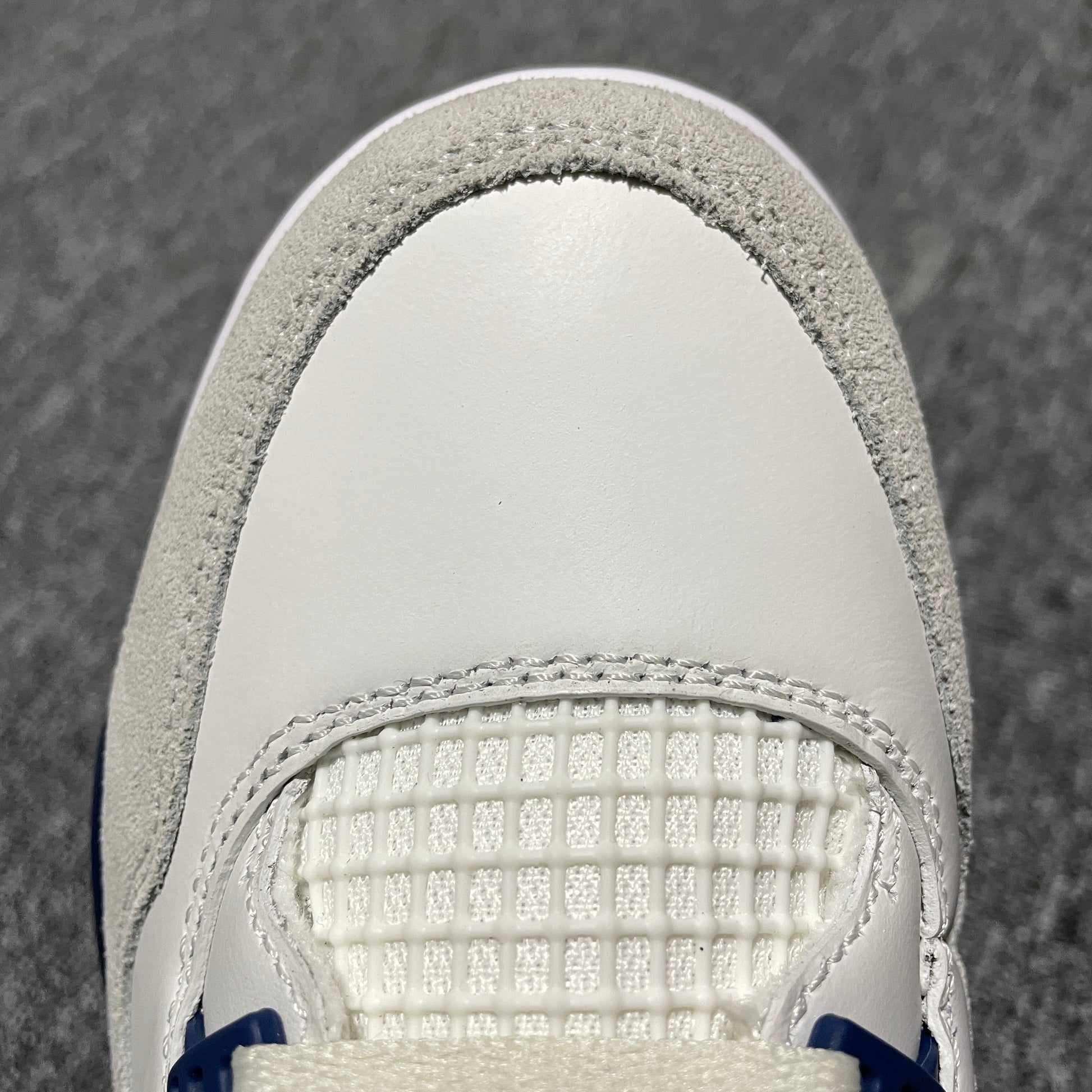 Nike SB Air Jordan 4 Retro SP "Summit White/Navy"